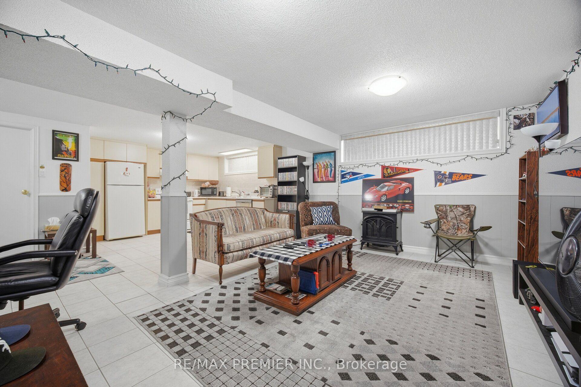 Photo 38 of 28 Landron Crescent, Etobicoke, Willowridge-Martingrove-Richview — HOMEH