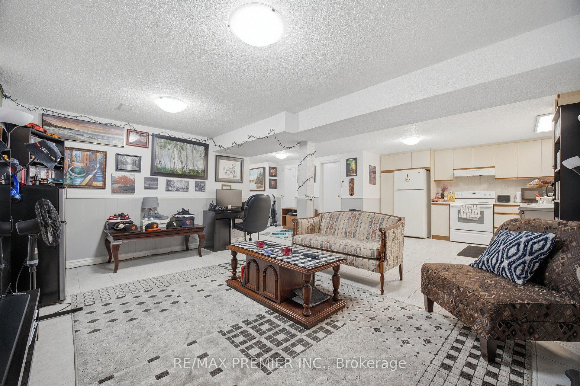 Photo 40 of 28 Landron Crescent, Etobicoke, Willowridge-Martingrove-Richview — HOMEH