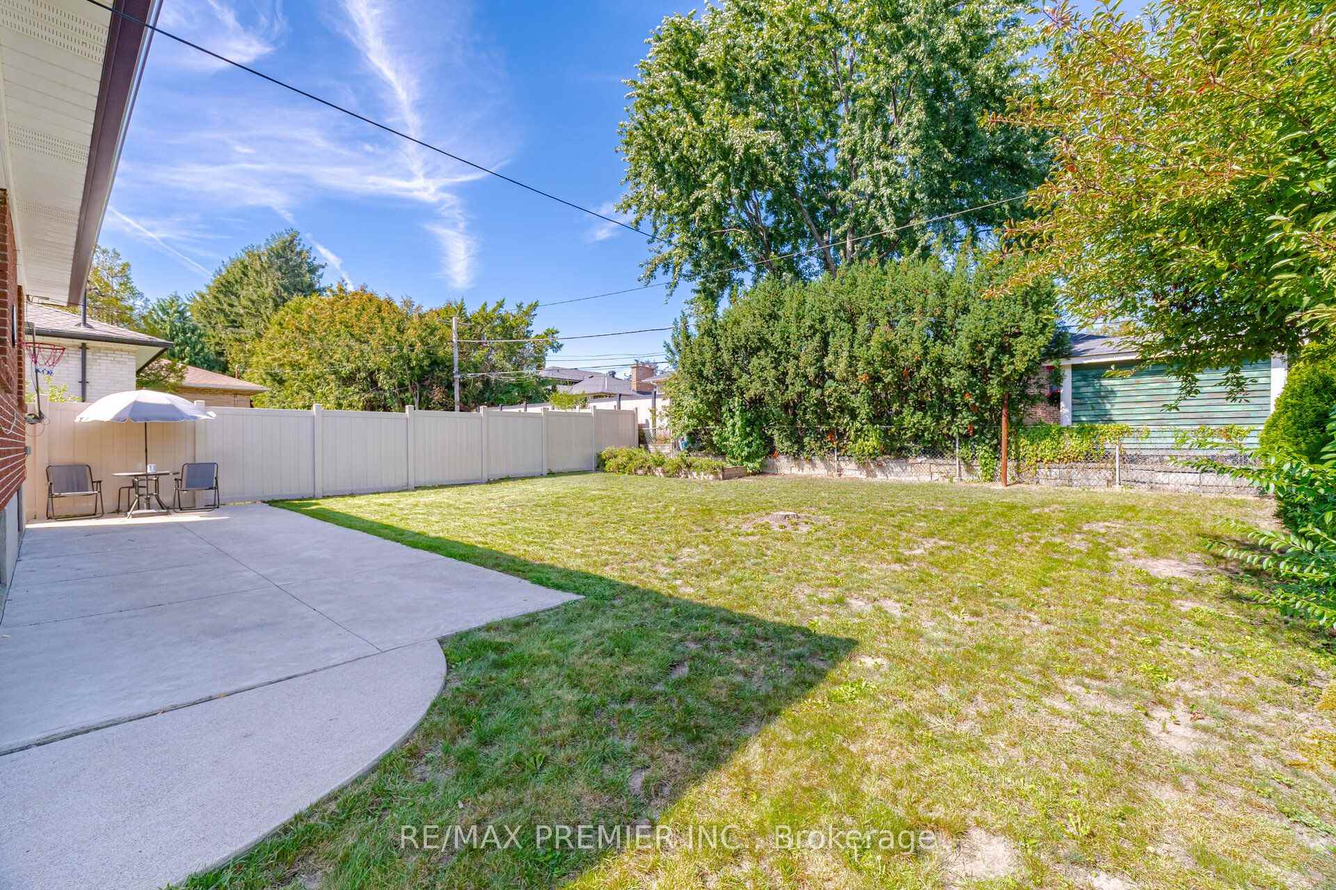 Photo 45 of 28 Landron Crescent, Etobicoke, Willowridge-Martingrove-Richview — HOMEH