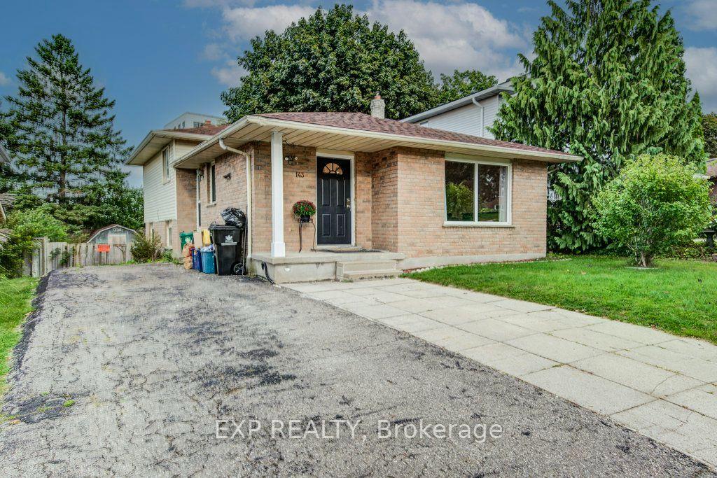 Photo 2 of 143 Sunrise Place, Kitchener, Grand River North — HOMEH