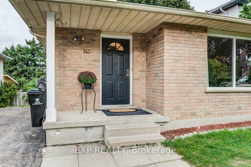 Photo 4 of 143 Sunrise Place, Kitchener, Grand River North — HOMEH