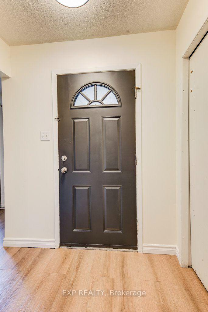 Photo 5 of 143 Sunrise Place, Kitchener, Grand River North — HOMEH