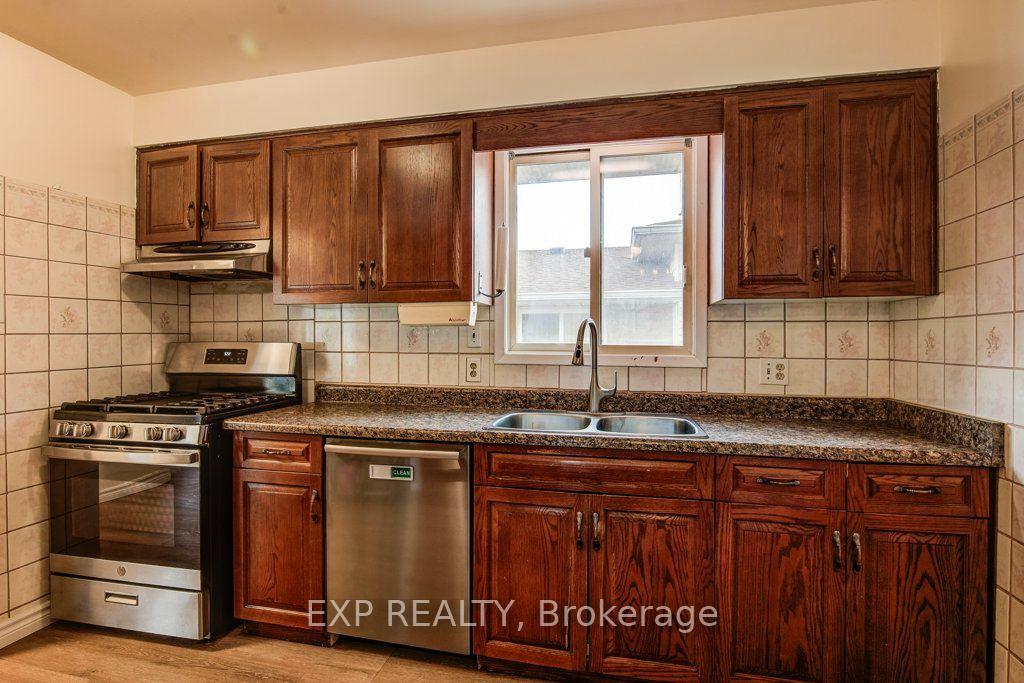 Photo 8 of 143 Sunrise Place, Kitchener, Grand River North — HOMEH