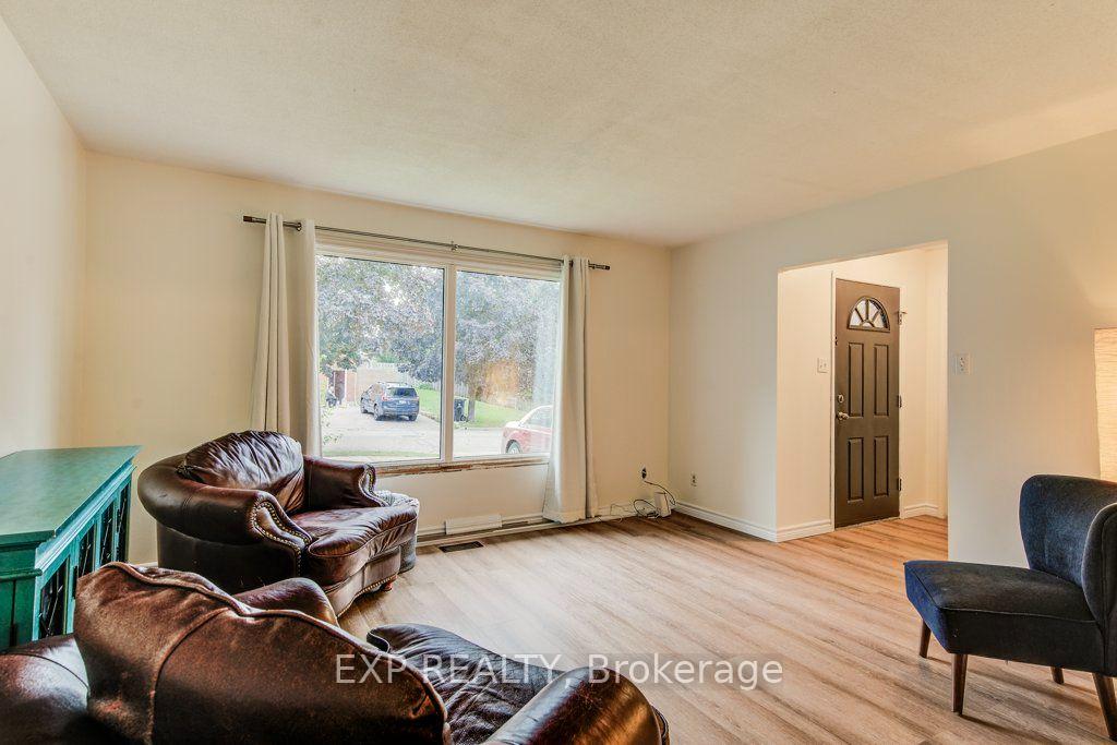 Photo 14 of 143 Sunrise Place, Kitchener, Grand River North — HOMEH