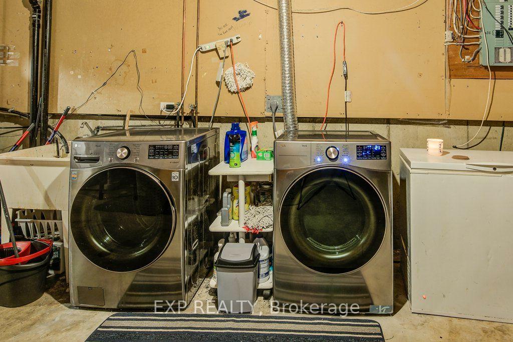 Photo 34 of 143 Sunrise Place, Kitchener, Grand River North — HOMEH