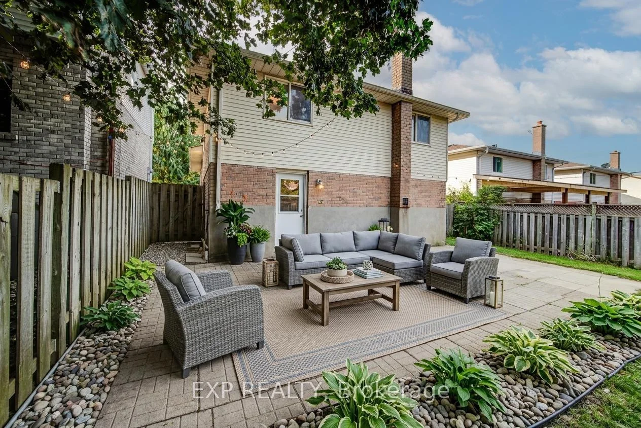 Photo 37 of 143 Sunrise Place, Kitchener, Grand River North — HOMEH