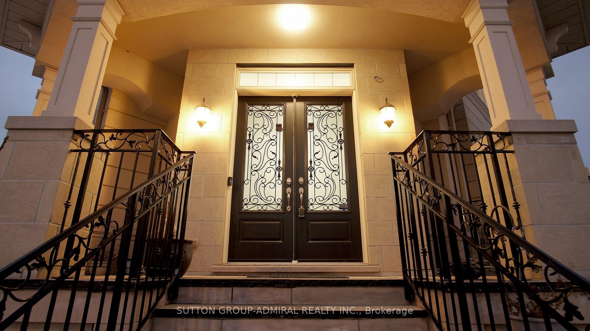 Photo 2 of 100 Virtue Crescent, Vaughan, Vellore Village — HOMEH