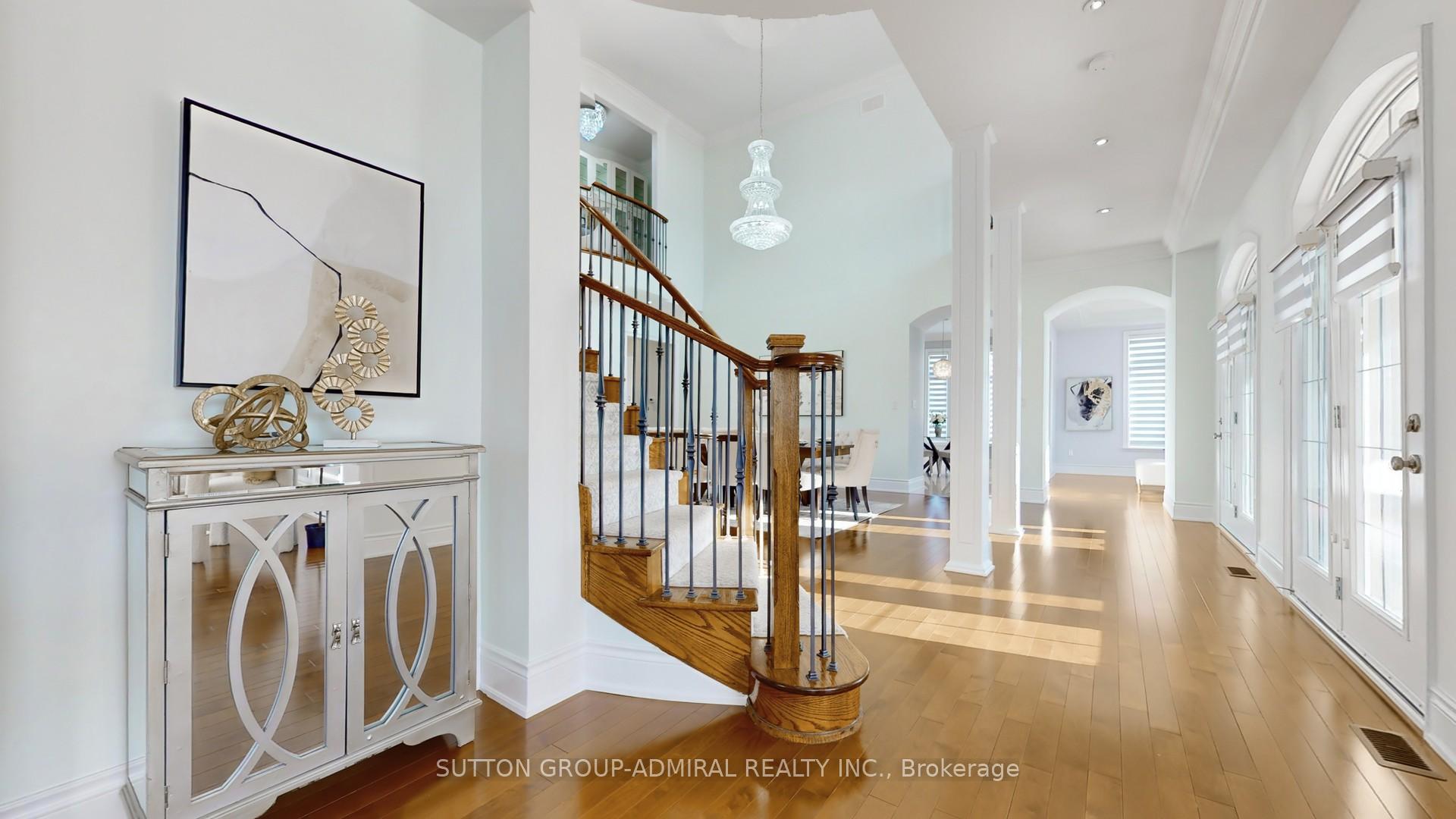Photo 5 of 100 Virtue Crescent, Vaughan, Vellore Village — HOMEH