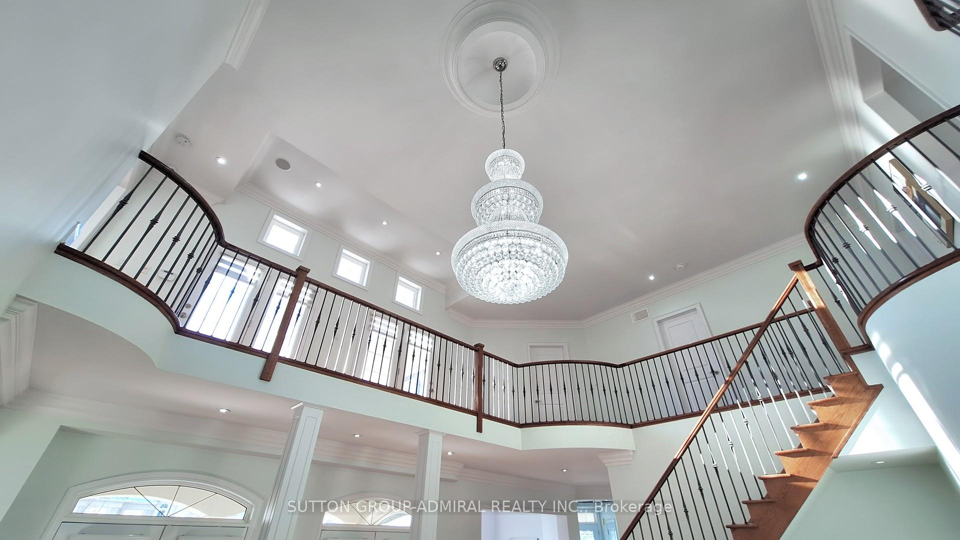 Photo 9 of 100 Virtue Crescent, Vaughan, Vellore Village — HOMEH