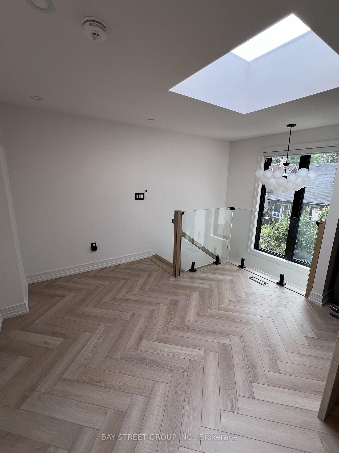 Photo 6 of 51 Batavia Avenue, Toronto, Rockcliffe-Smythe — HOMEH