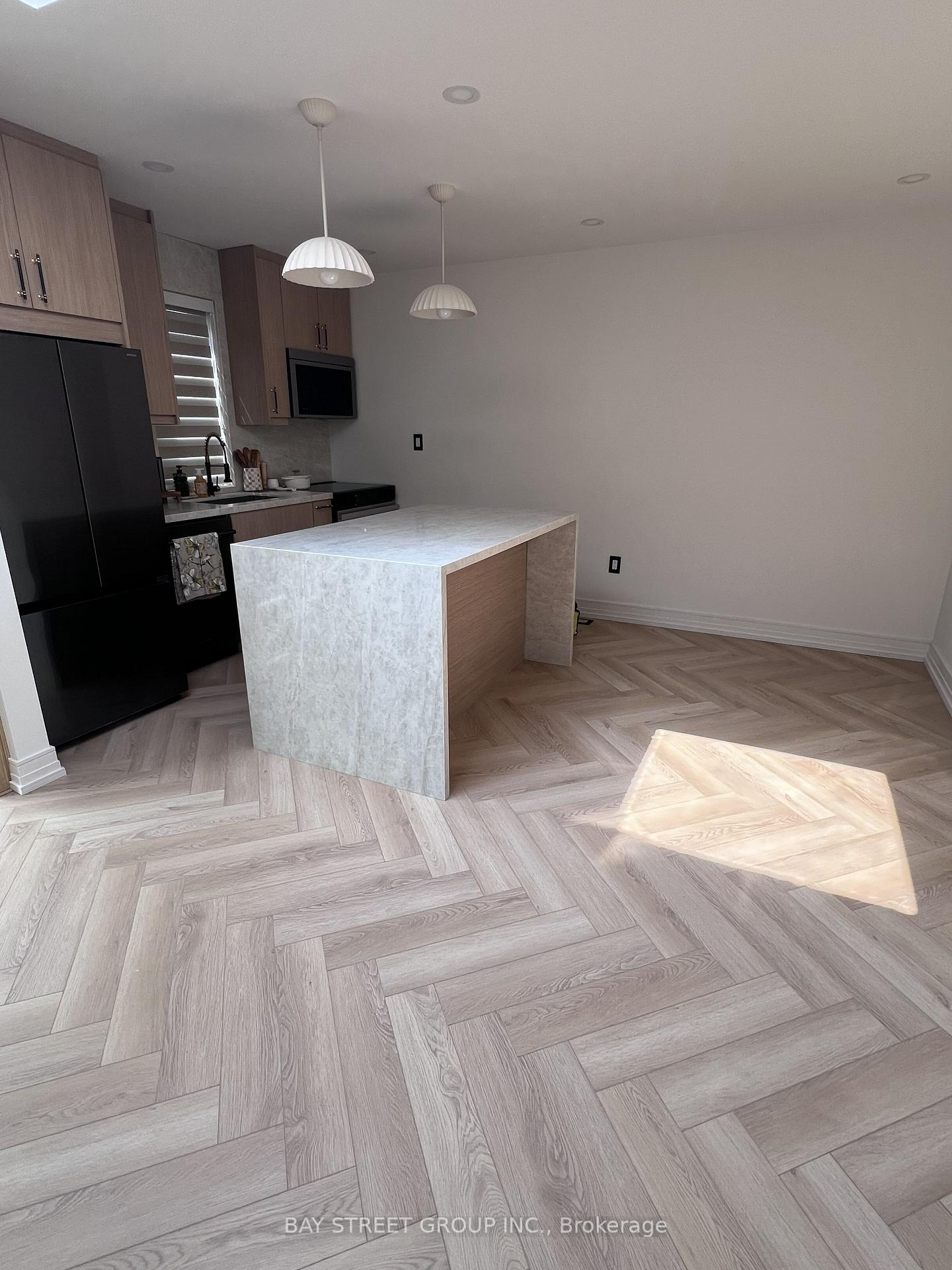 Photo 7 of 51 Batavia Avenue, Toronto, Rockcliffe-Smythe — HOMEH
