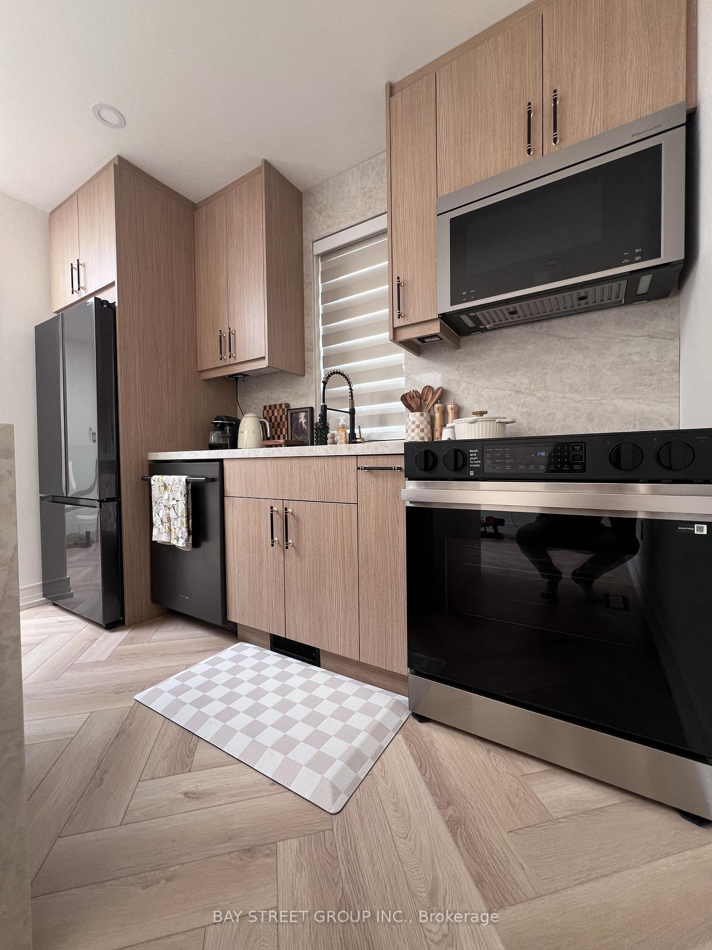 Photo 8 of 51 Batavia Avenue, Toronto, Rockcliffe-Smythe — HOMEH