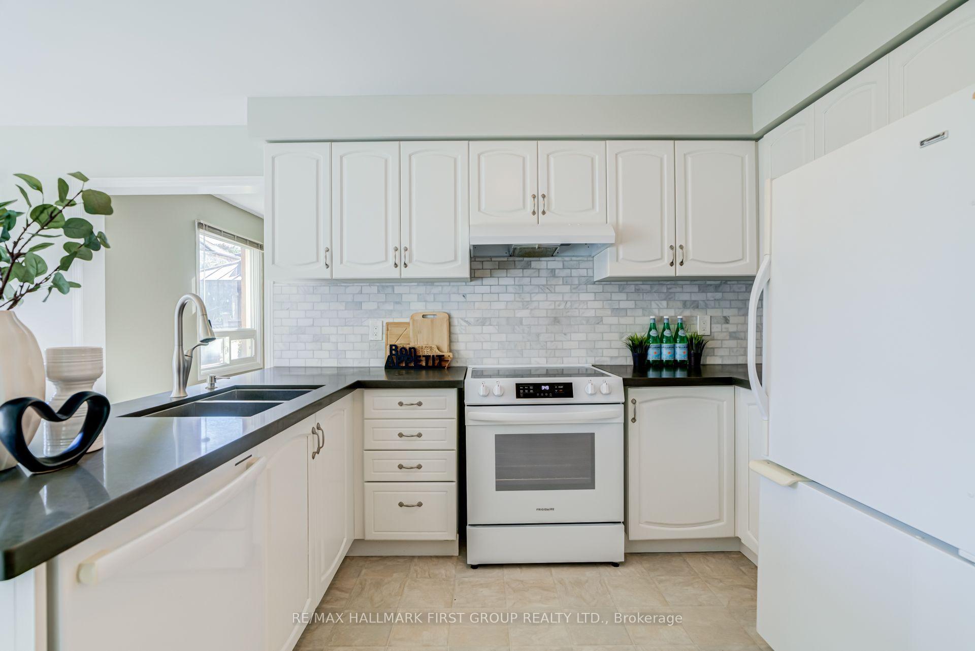 Photo 10 of 13 Griffiths Drive, Ajax, Central West — HOMEH