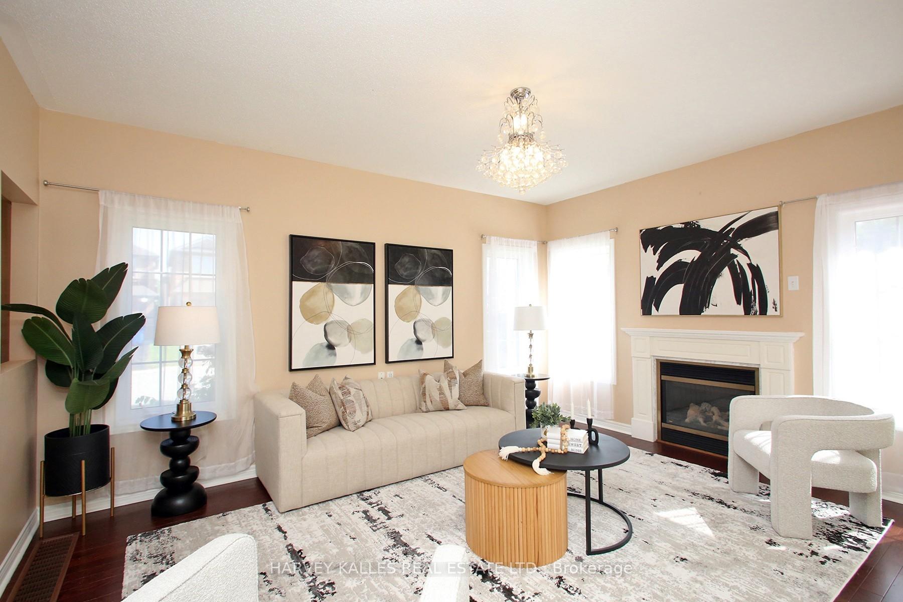 Photo 4 of 71 Mcnally Way, Aurora, Bayview Northeast — HOMEH