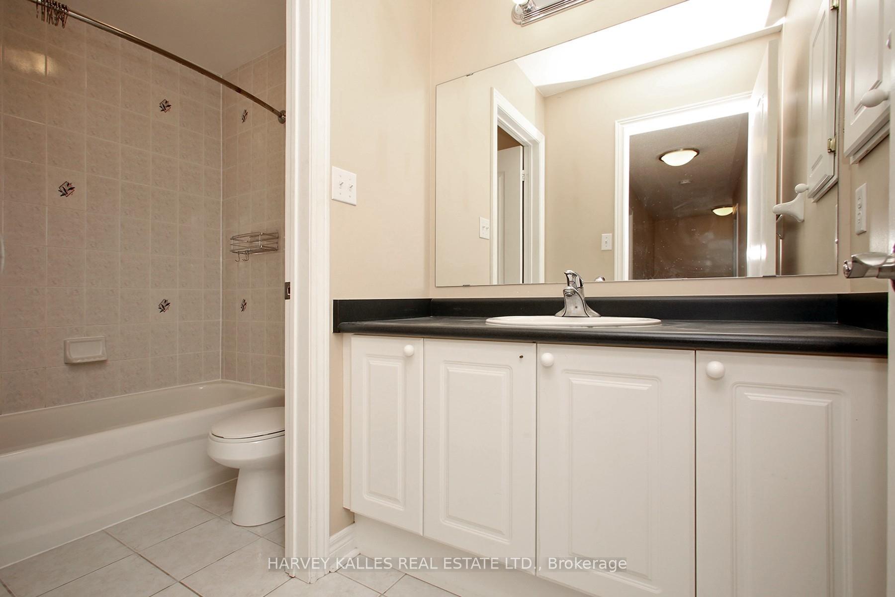 Photo 13 of 71 Mcnally Way, Aurora, Bayview Northeast — HOMEH