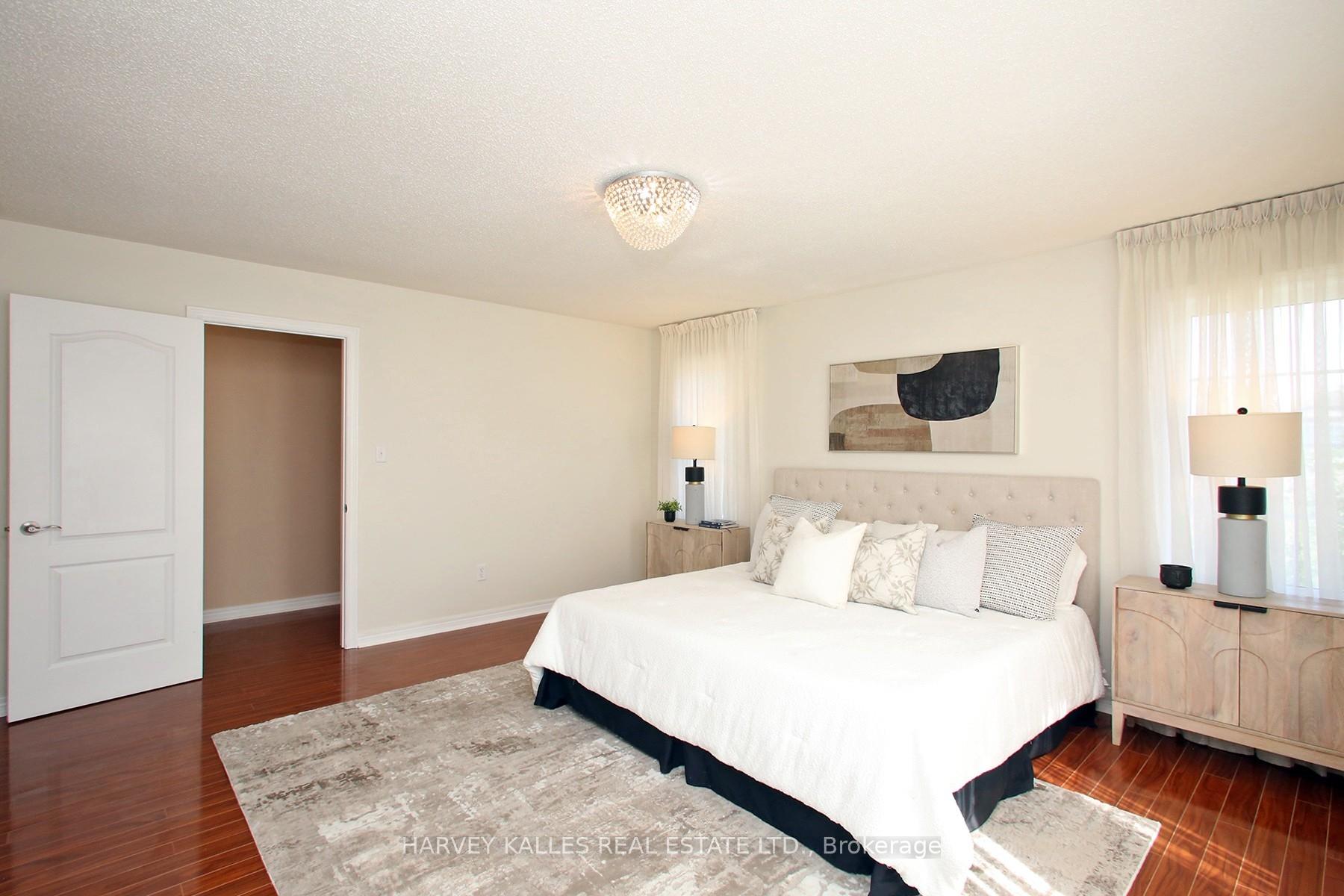 Photo 15 of 71 Mcnally Way, Aurora, Bayview Northeast — HOMEH