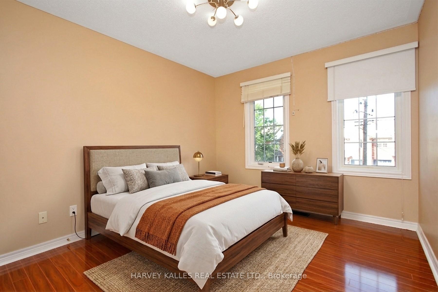Photo 18 of 71 Mcnally Way, Aurora, Bayview Northeast — HOMEH