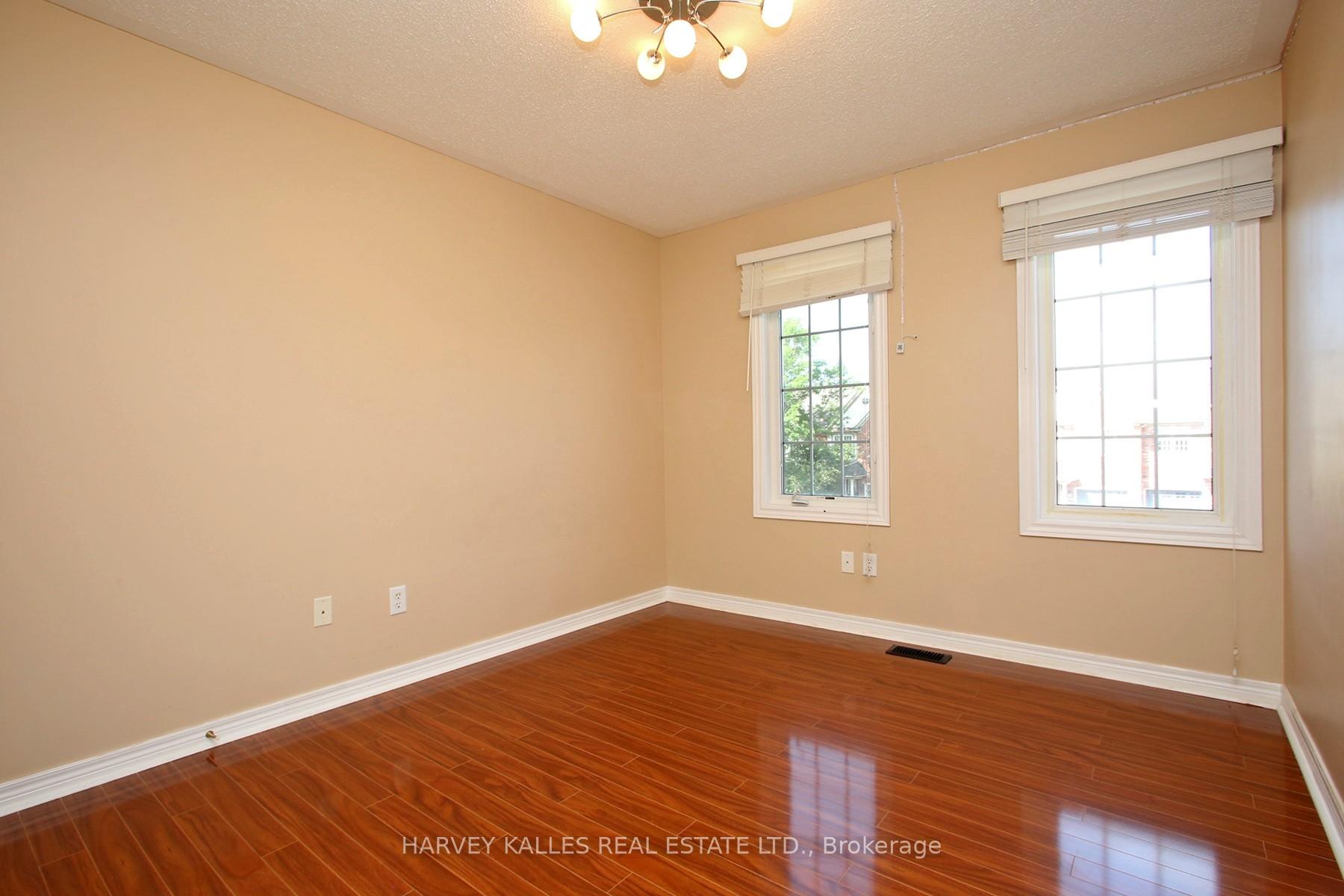 Photo 19 of 71 Mcnally Way, Aurora, Bayview Northeast — HOMEH