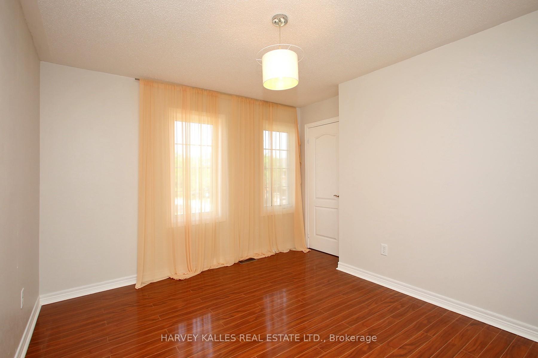 Photo 20 of 71 Mcnally Way, Aurora, Bayview Northeast — HOMEH