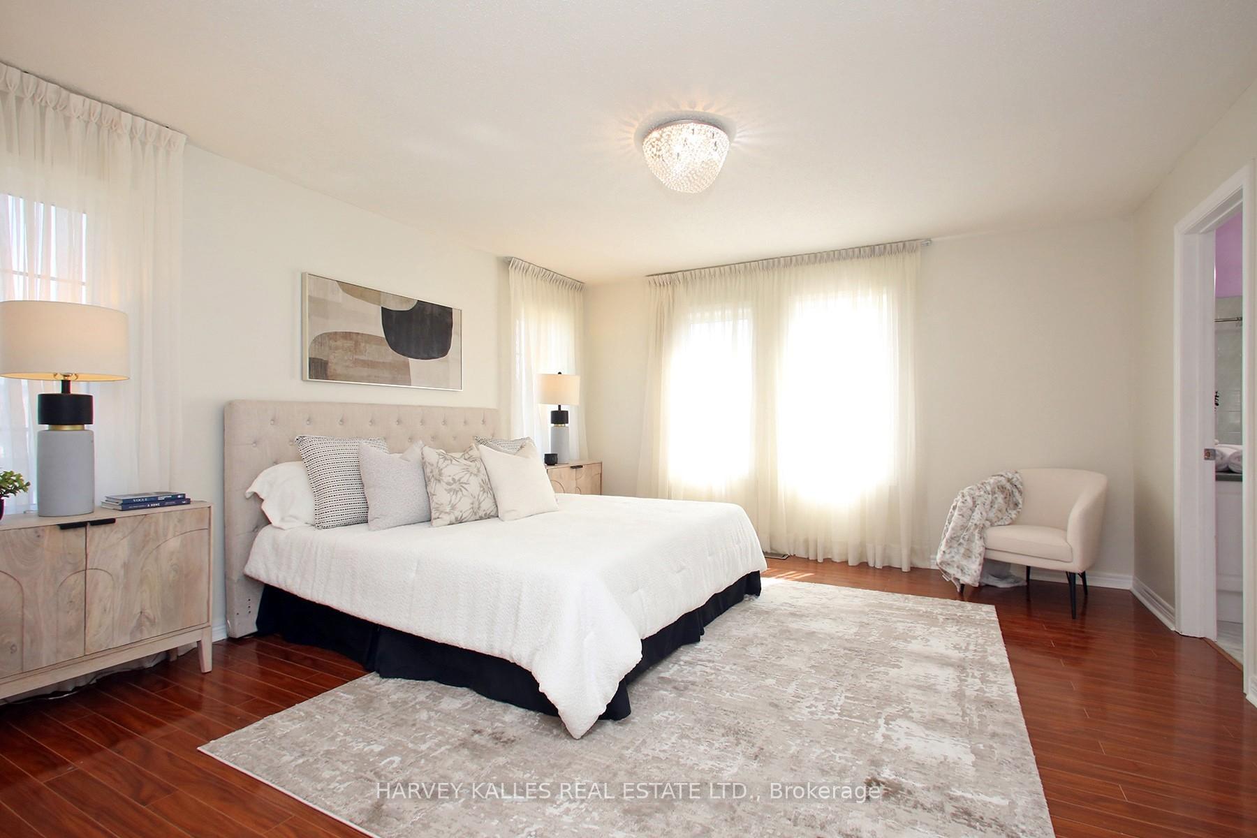 Photo 22 of 71 Mcnally Way, Aurora, Bayview Northeast — HOMEH