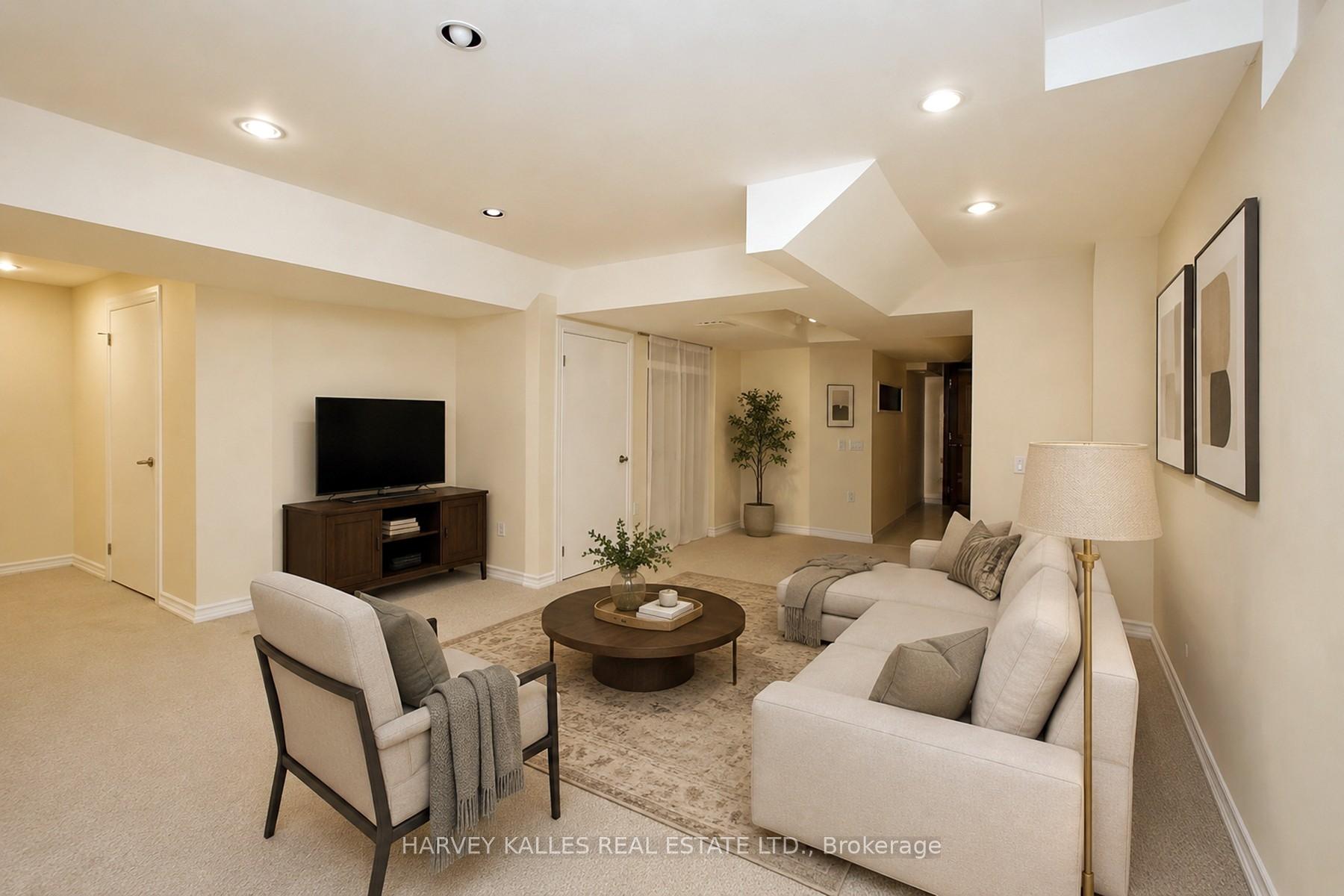 Photo 23 of 71 Mcnally Way, Aurora, Bayview Northeast — HOMEH