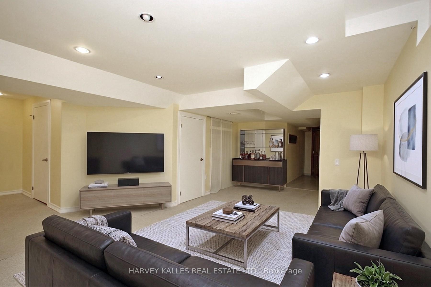 Photo 30 of 71 Mcnally Way, Aurora, Bayview Northeast — HOMEH