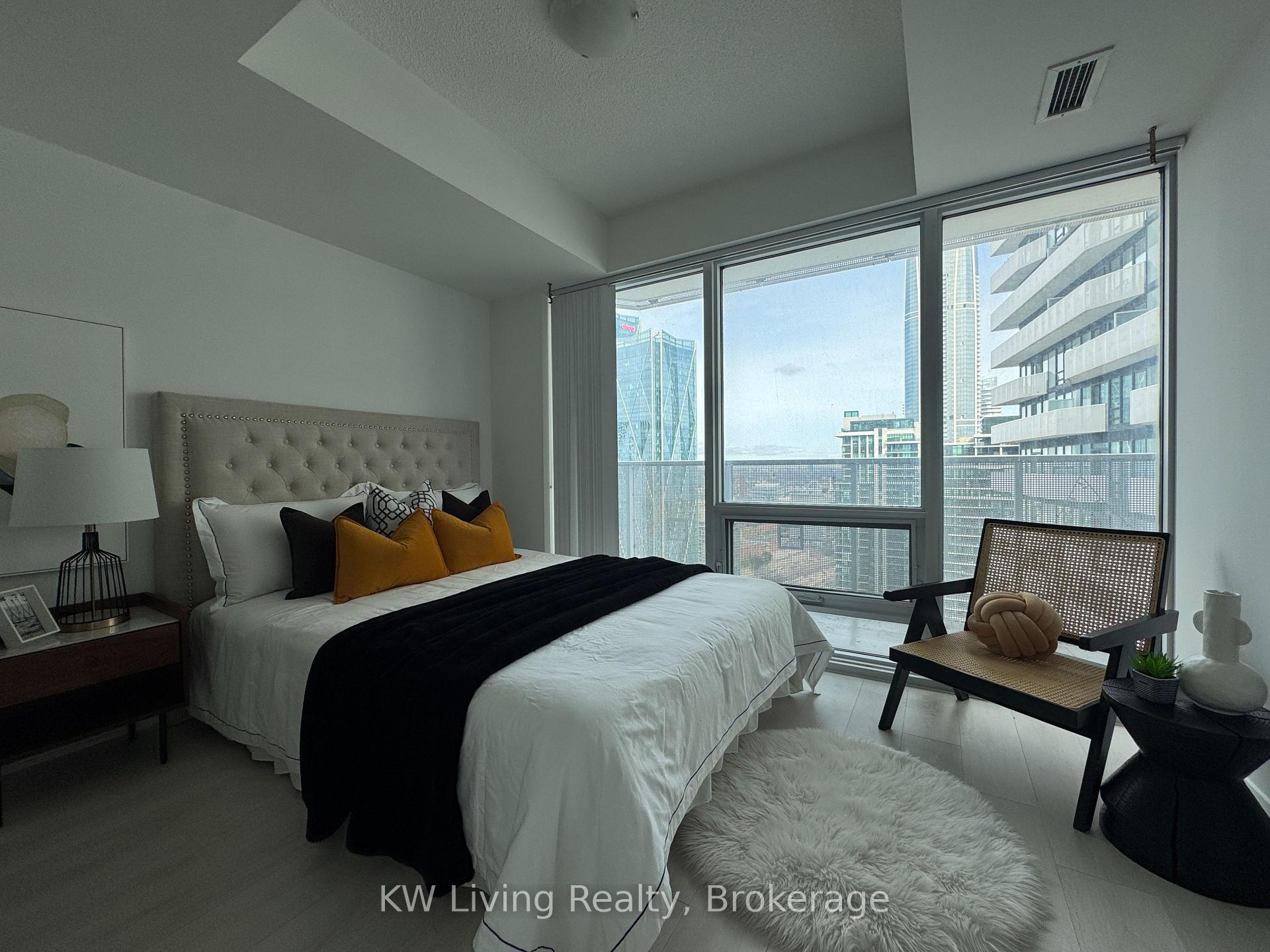 Photo 7 of Unit 5006, 100 Harbour Street, Toronto, Waterfront Communities — HOMEH