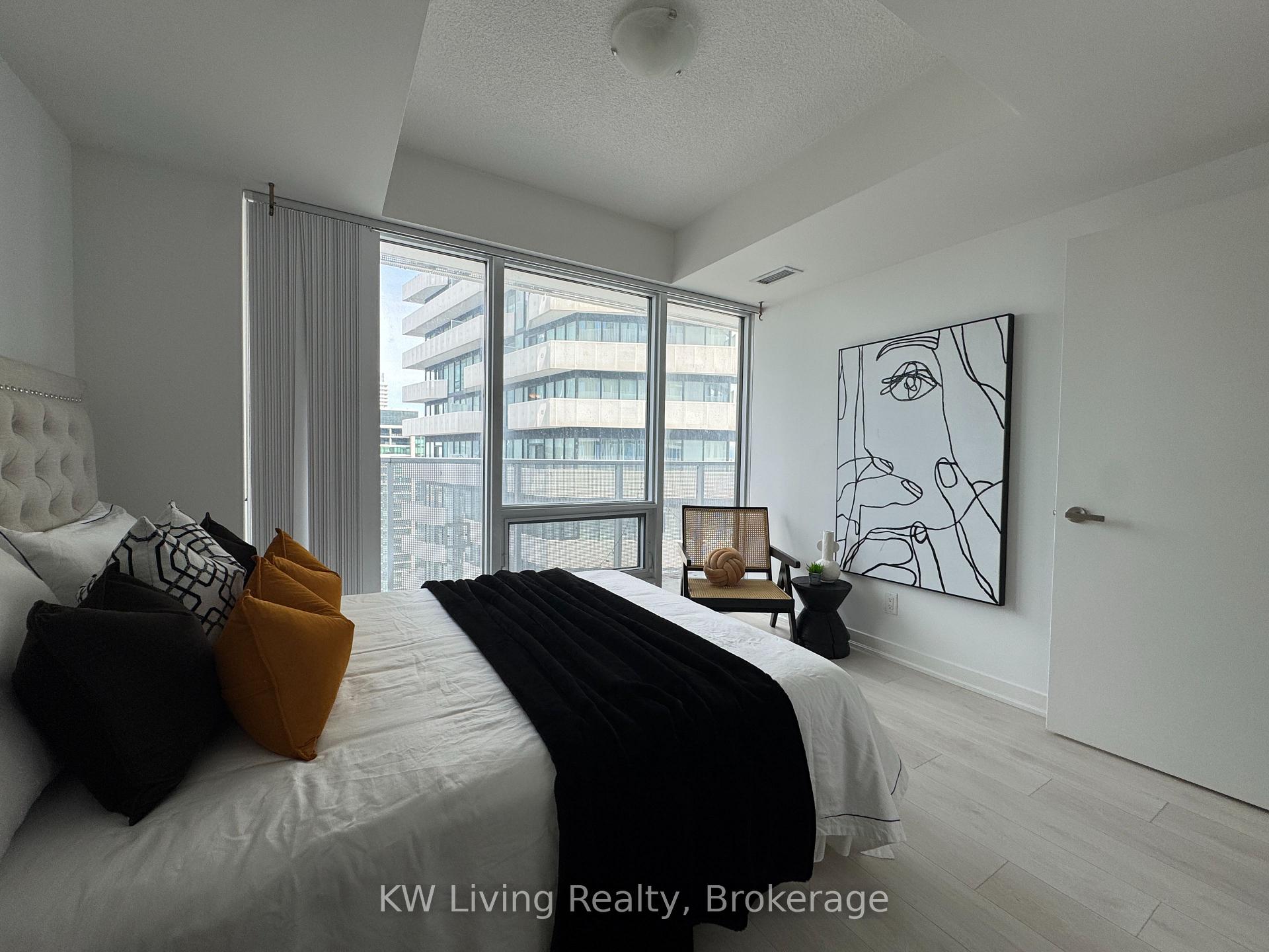 Photo 8 of Unit 5006, 100 Harbour Street, Toronto, Waterfront Communities — HOMEH