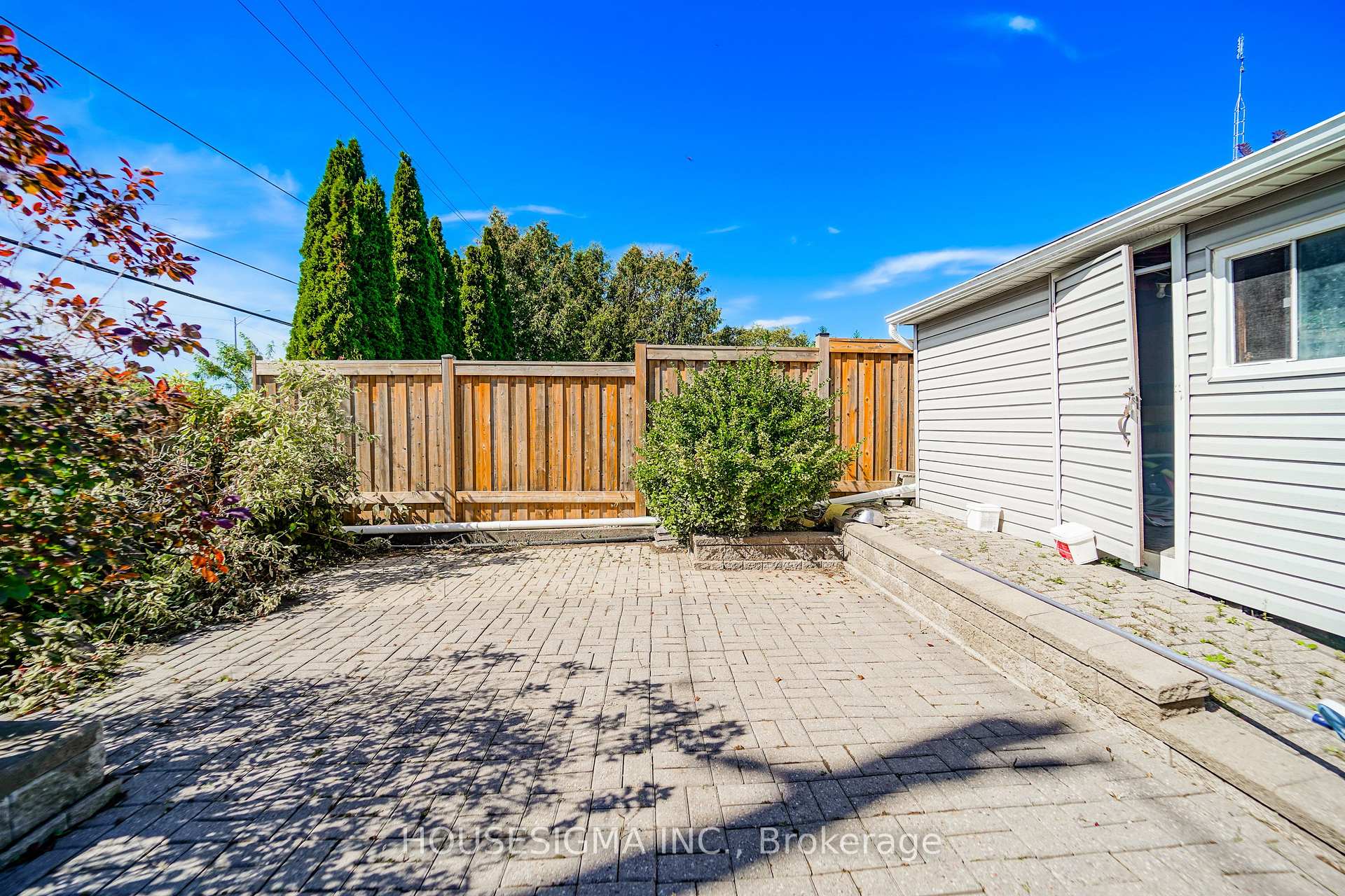 Photo 44 of 42 Cherry Blossom Crescent, Clarington, Courtice — HOMEH