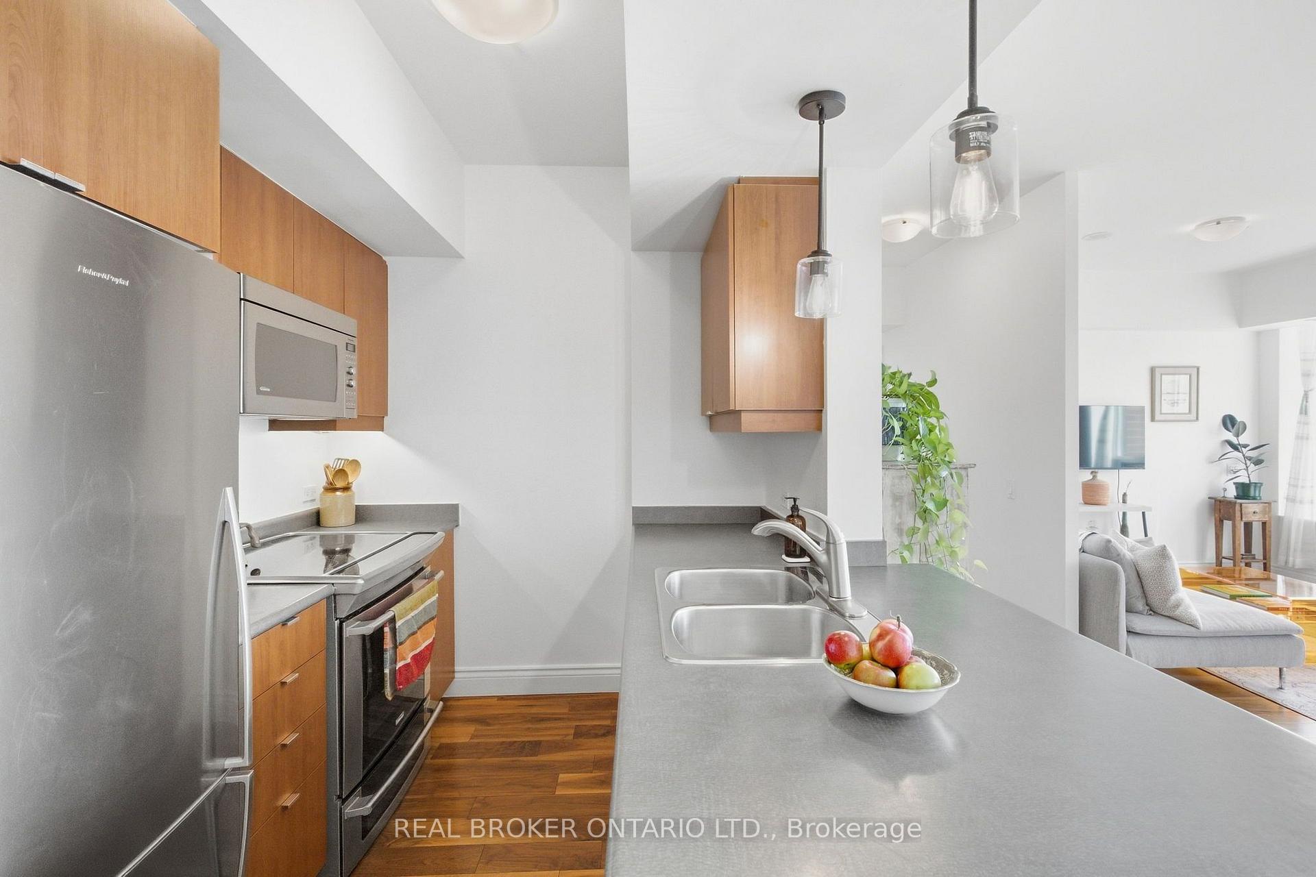 Photo 7 of Unit 1110, 61 Heintzman Street, Toronto, Junction Area — HOMEH