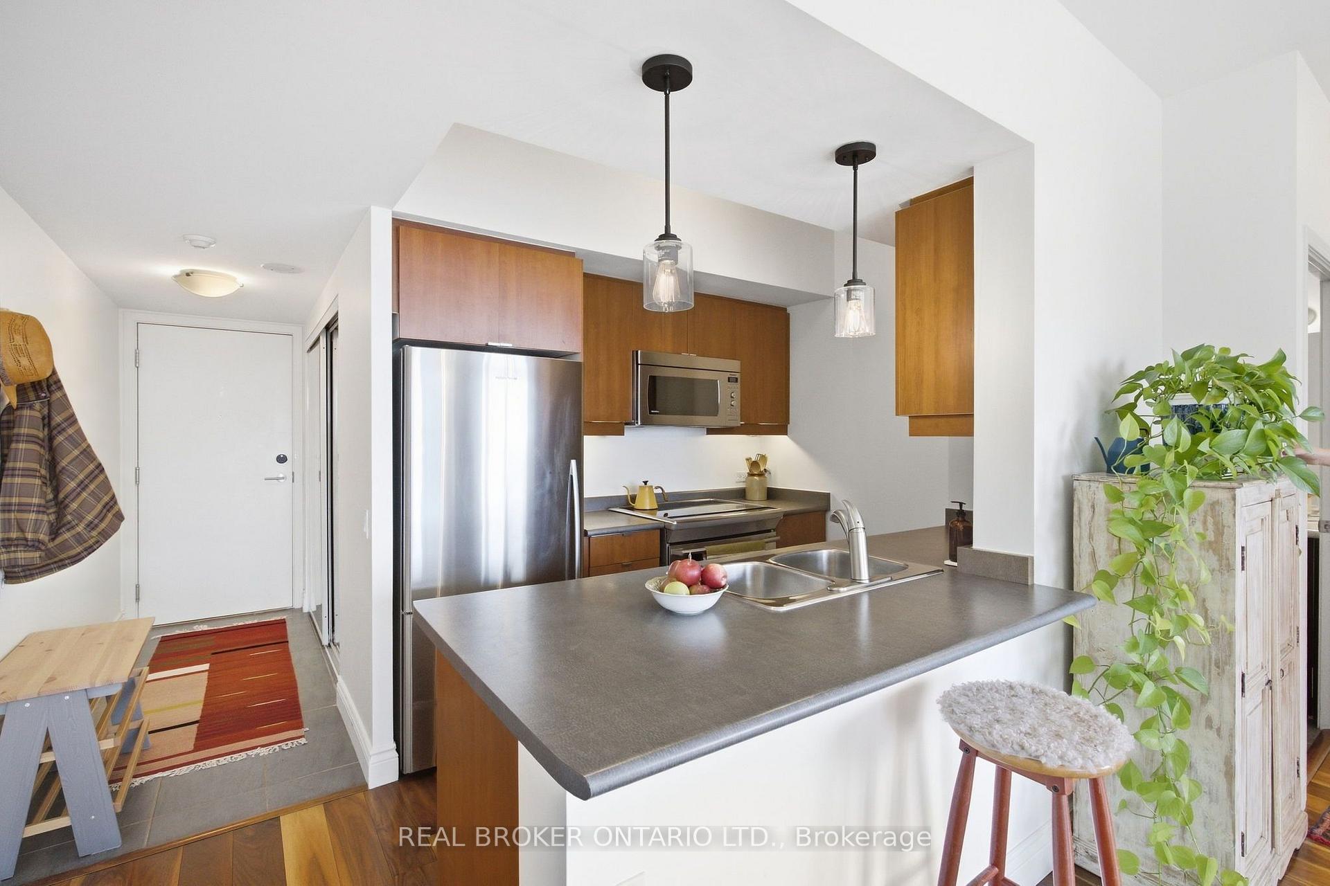 Photo 8 of Unit 1110, 61 Heintzman Street, Toronto, Junction Area — HOMEH