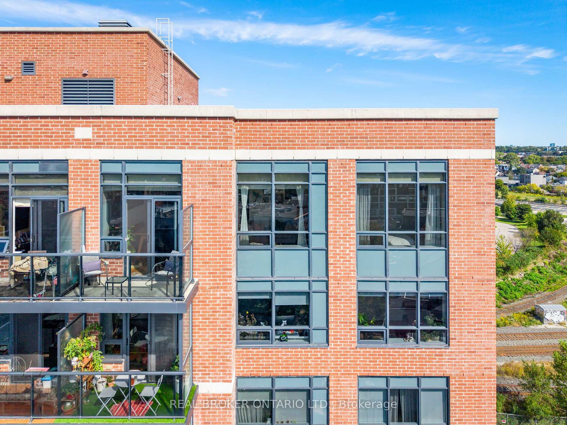 Photo 32 of Unit 1110, 61 Heintzman Street, Toronto, Junction Area — HOMEH