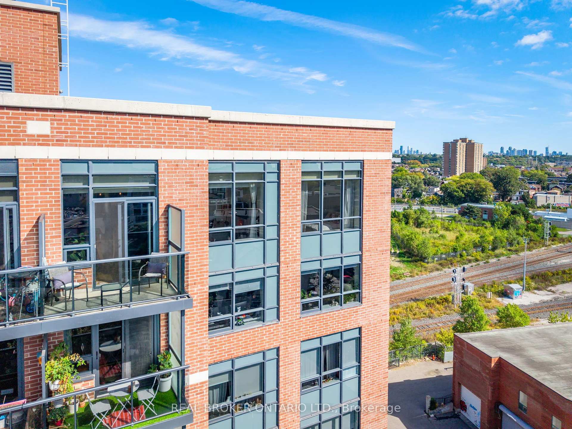 Photo 33 of Unit 1110, 61 Heintzman Street, Toronto, Junction Area — HOMEH
