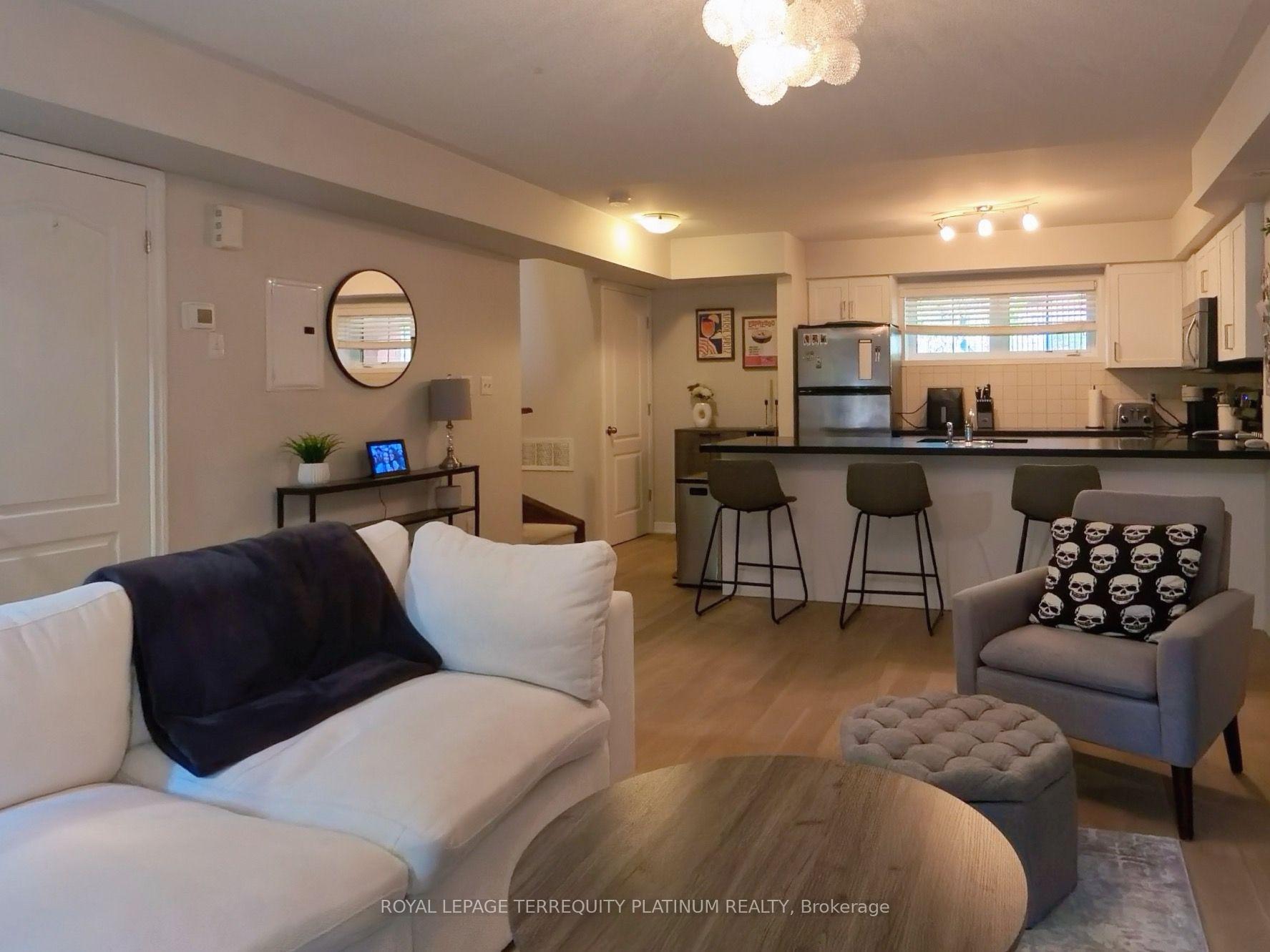 Photo 4 of Unit 23, 2468 Post Road, Oakville, River Oaks — HOMEH