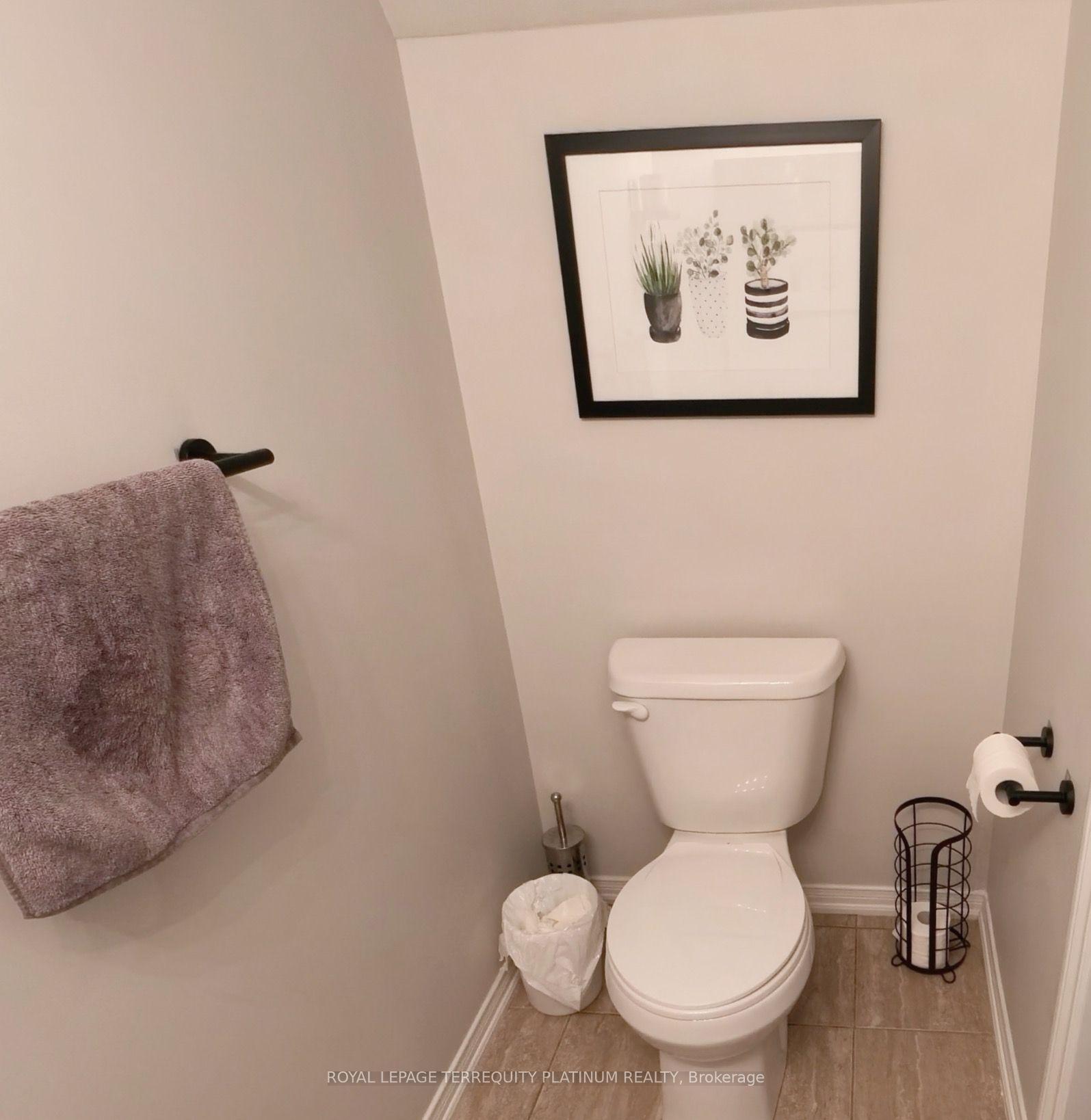 Photo 5 of Unit 23, 2468 Post Road, Oakville, River Oaks — HOMEH