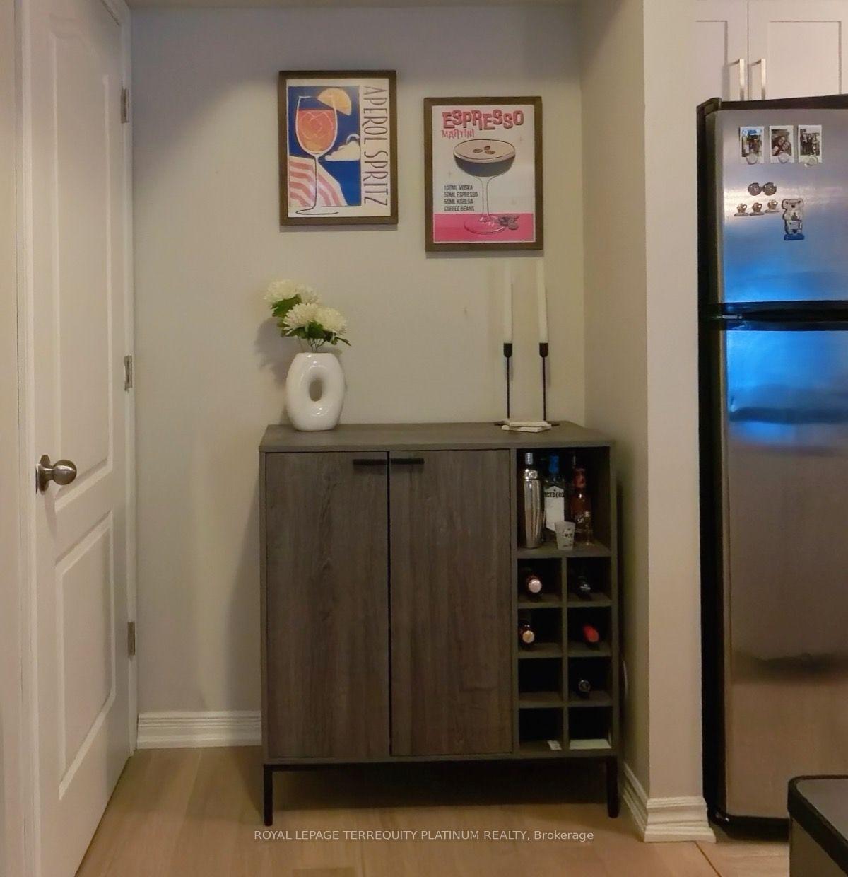 Photo 6 of Unit 23, 2468 Post Road, Oakville, River Oaks — HOMEH