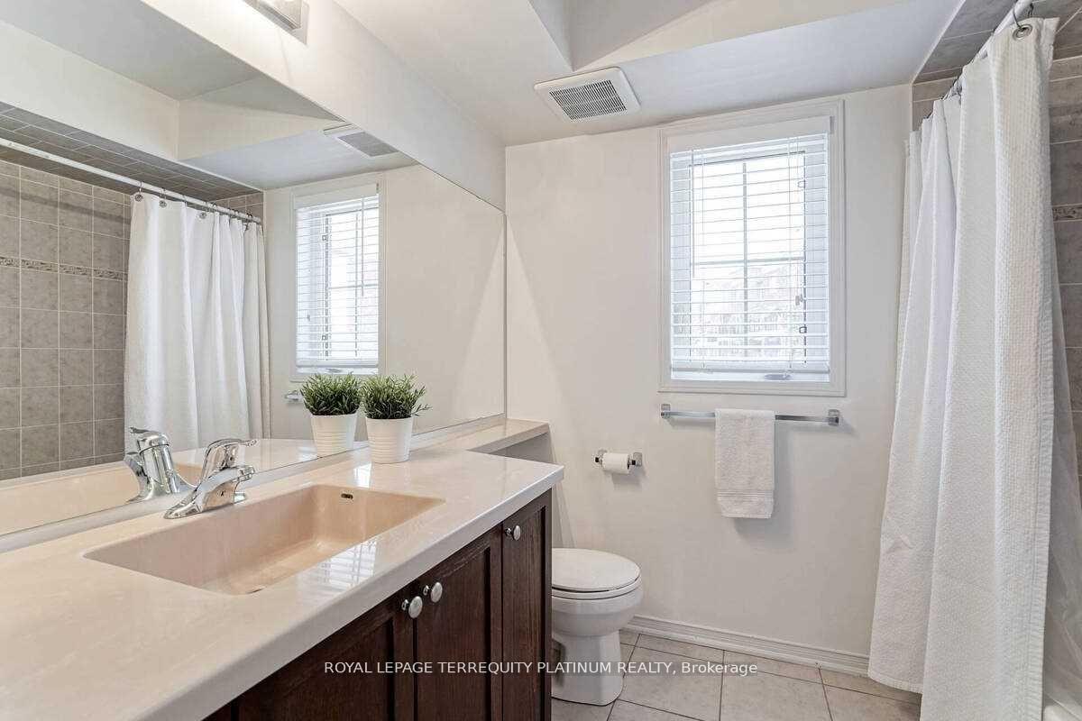 Photo 14 of Unit 23, 2468 Post Road, Oakville, River Oaks — HOMEH