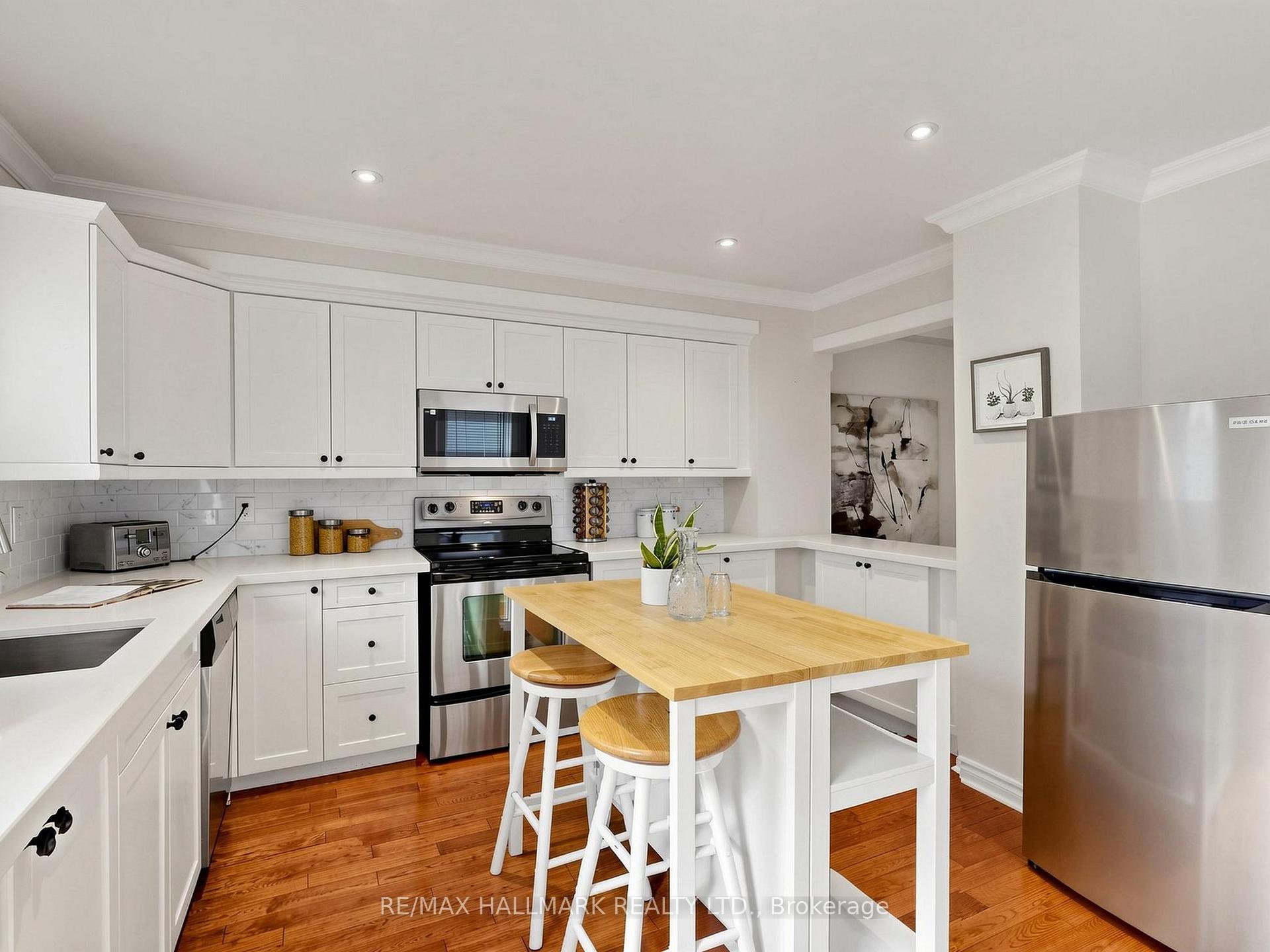 Photo 16 of 108 Knox Avenue, Toronto, Greenwood-Coxwell — HOMEH