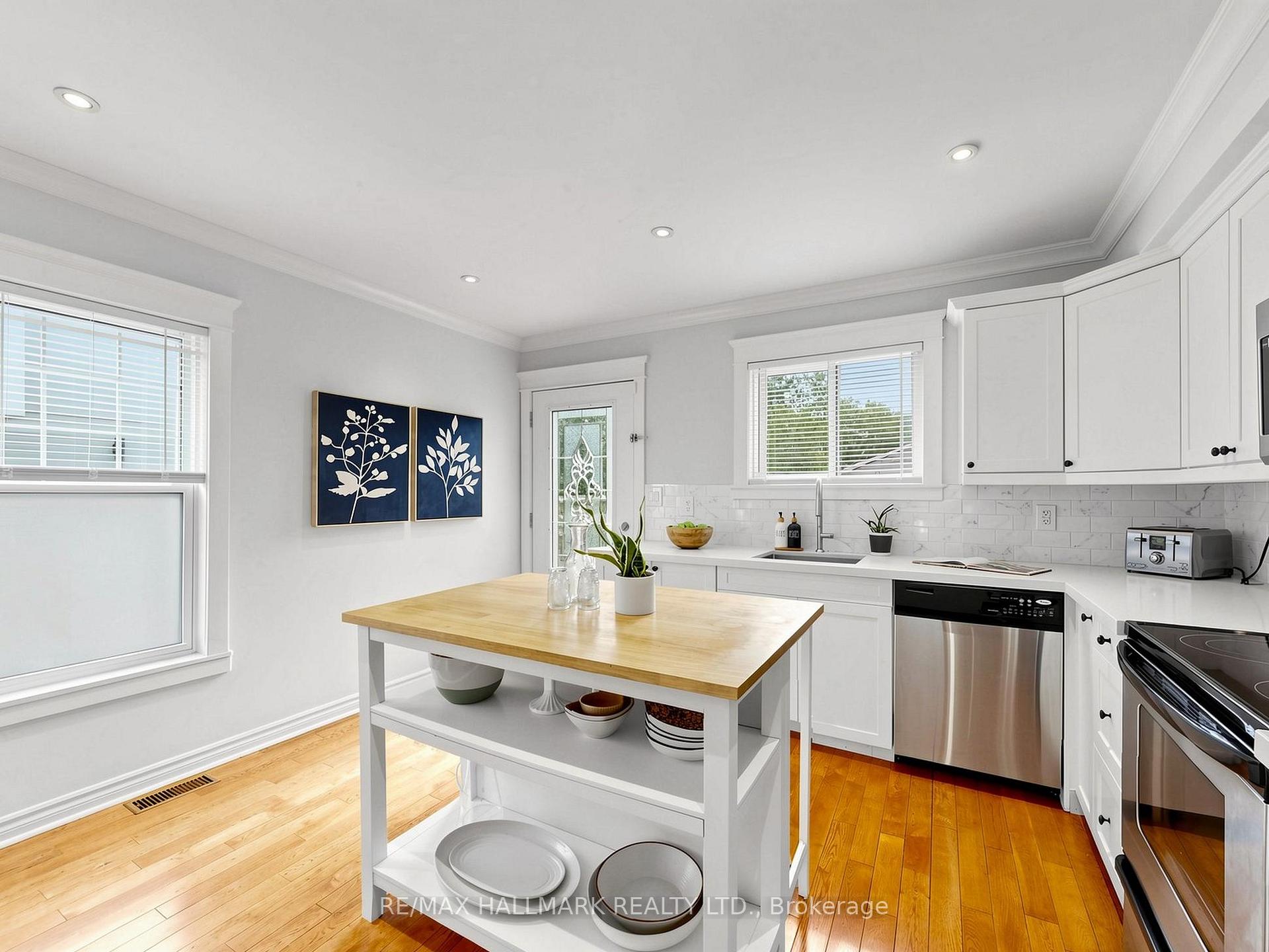 Photo 18 of 108 Knox Avenue, Toronto, Greenwood-Coxwell — HOMEH