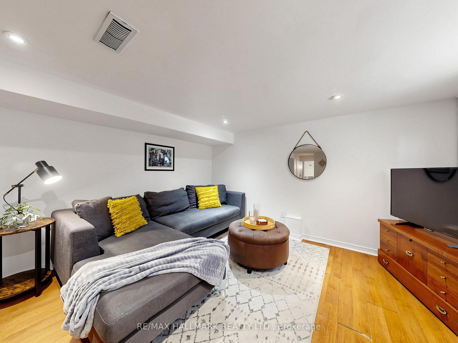 Photo 31 of 108 Knox Avenue, Toronto, Greenwood-Coxwell — HOMEH