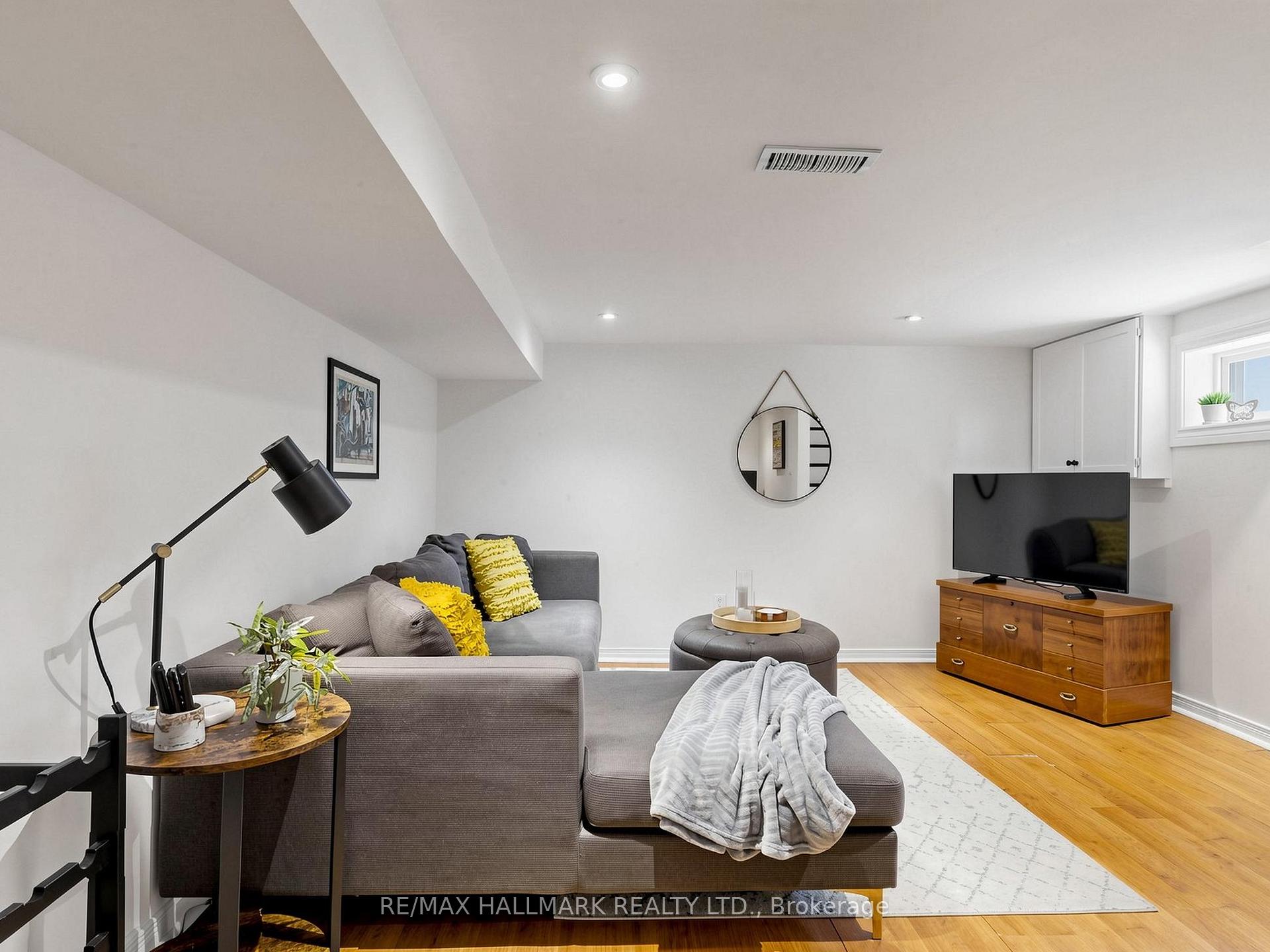 Photo 33 of 108 Knox Avenue, Toronto, Greenwood-Coxwell — HOMEH
