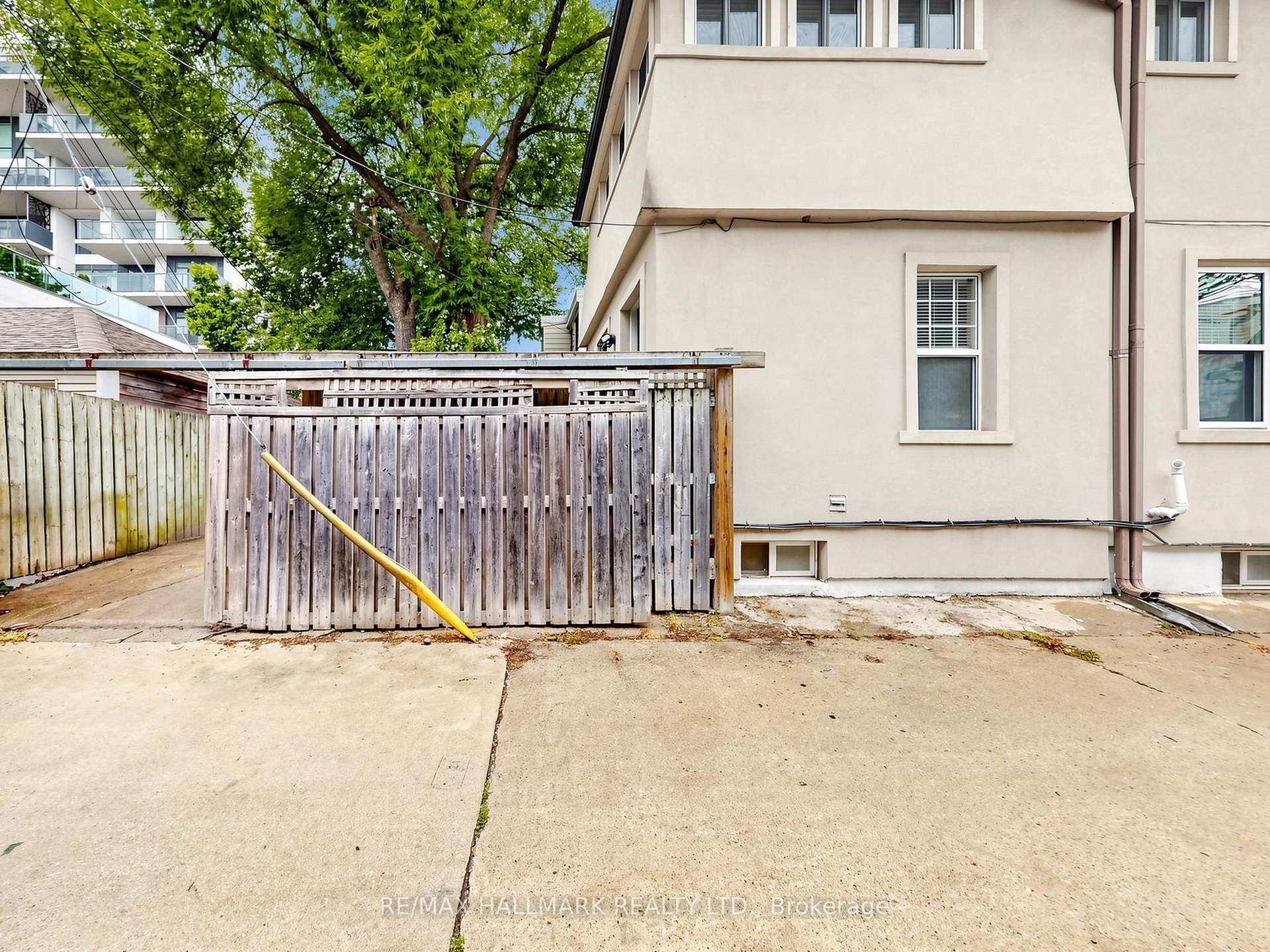 Photo 45 of 108 Knox Avenue, Toronto, Greenwood-Coxwell — HOMEH