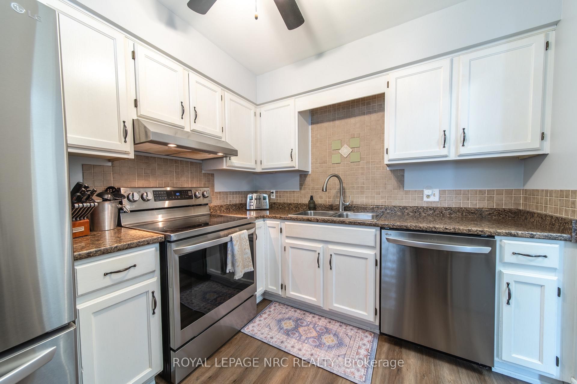 Photo 2 of 6073 Wildrose Crescent, Niagara Falls, Oldfield — HOMEH
