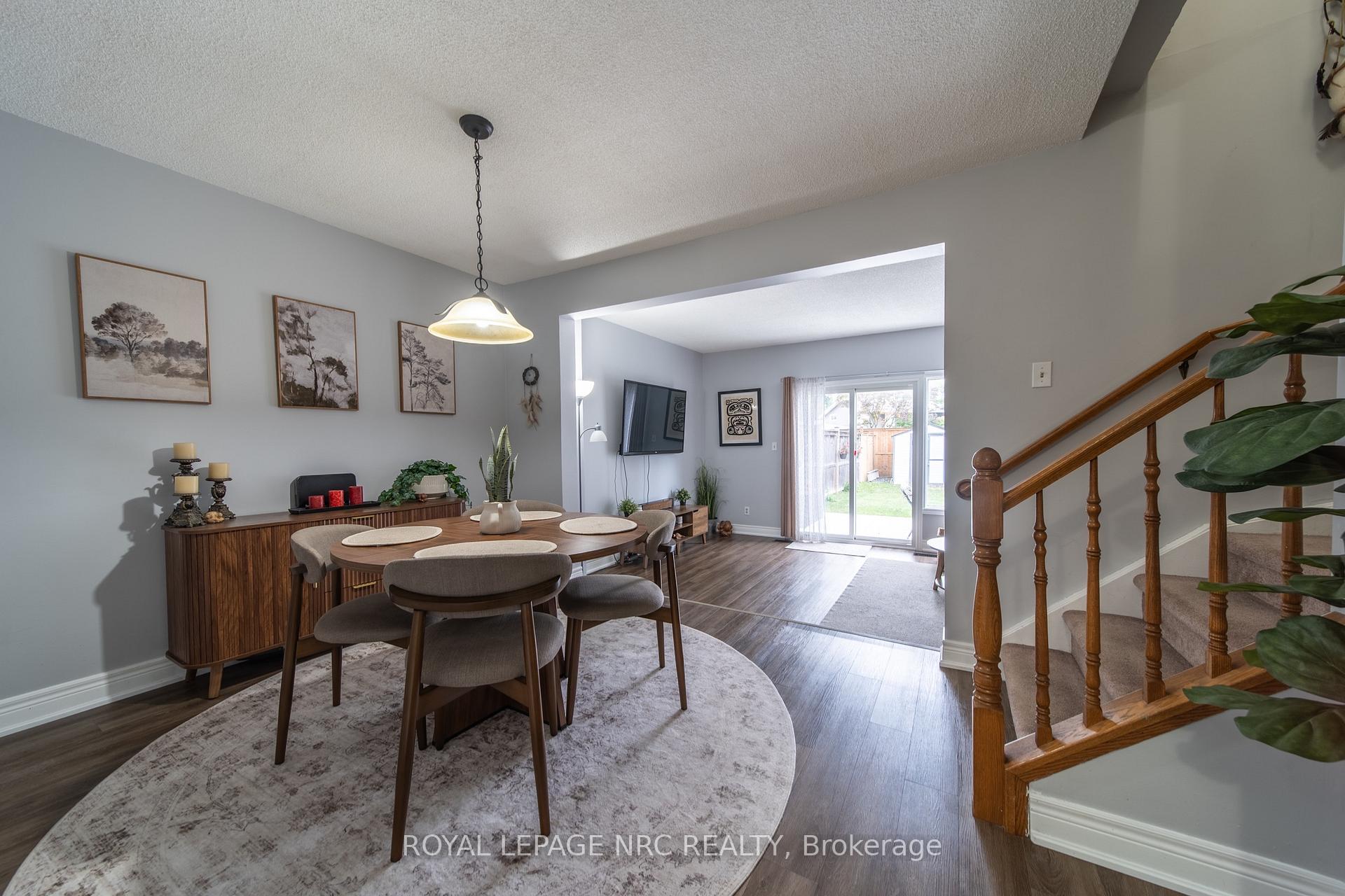 Photo 4 of 6073 Wildrose Crescent, Niagara Falls, Oldfield — HOMEH