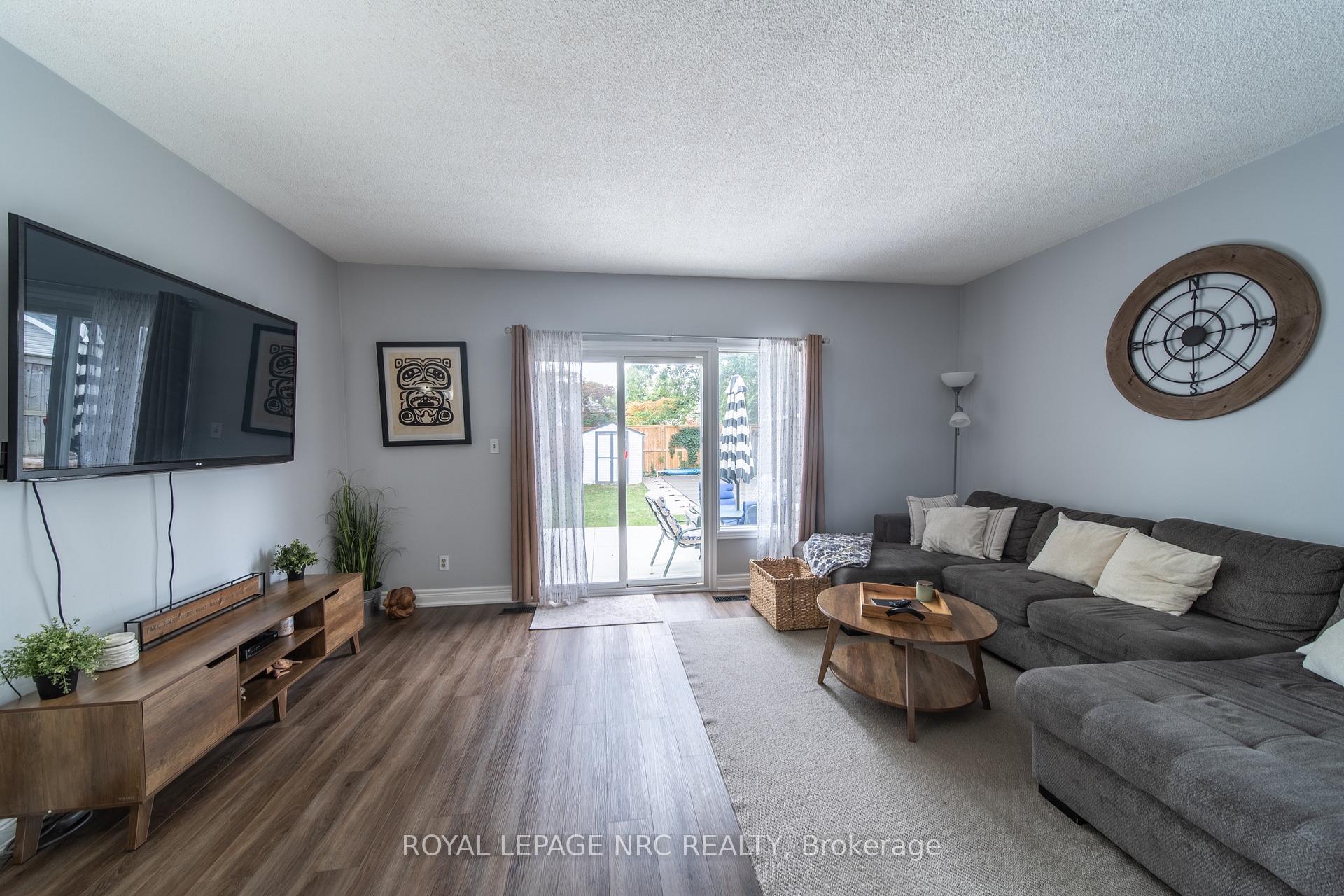 Photo 6 of 6073 Wildrose Crescent, Niagara Falls, Oldfield — HOMEH