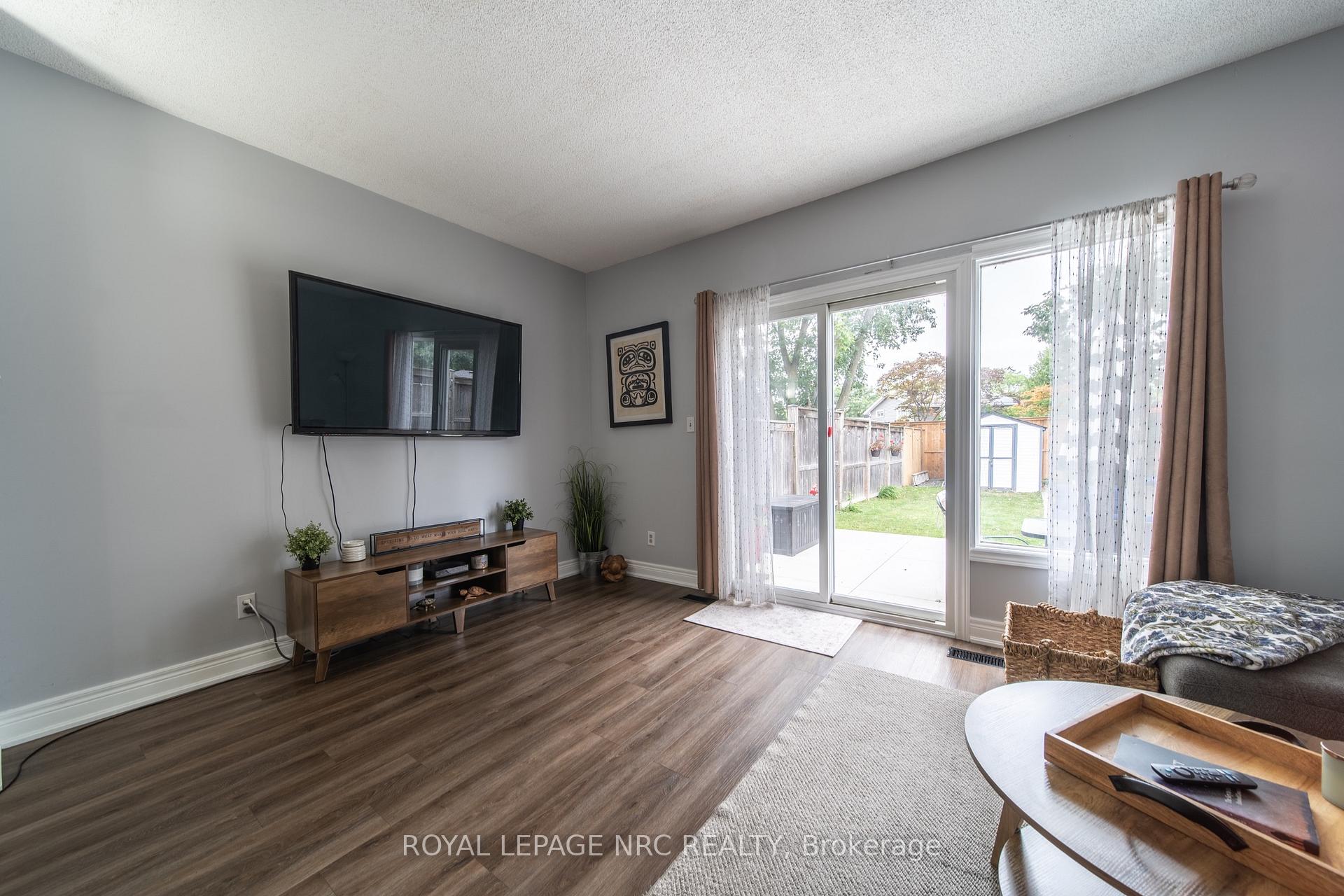 Photo 8 of 6073 Wildrose Crescent, Niagara Falls, Oldfield — HOMEH
