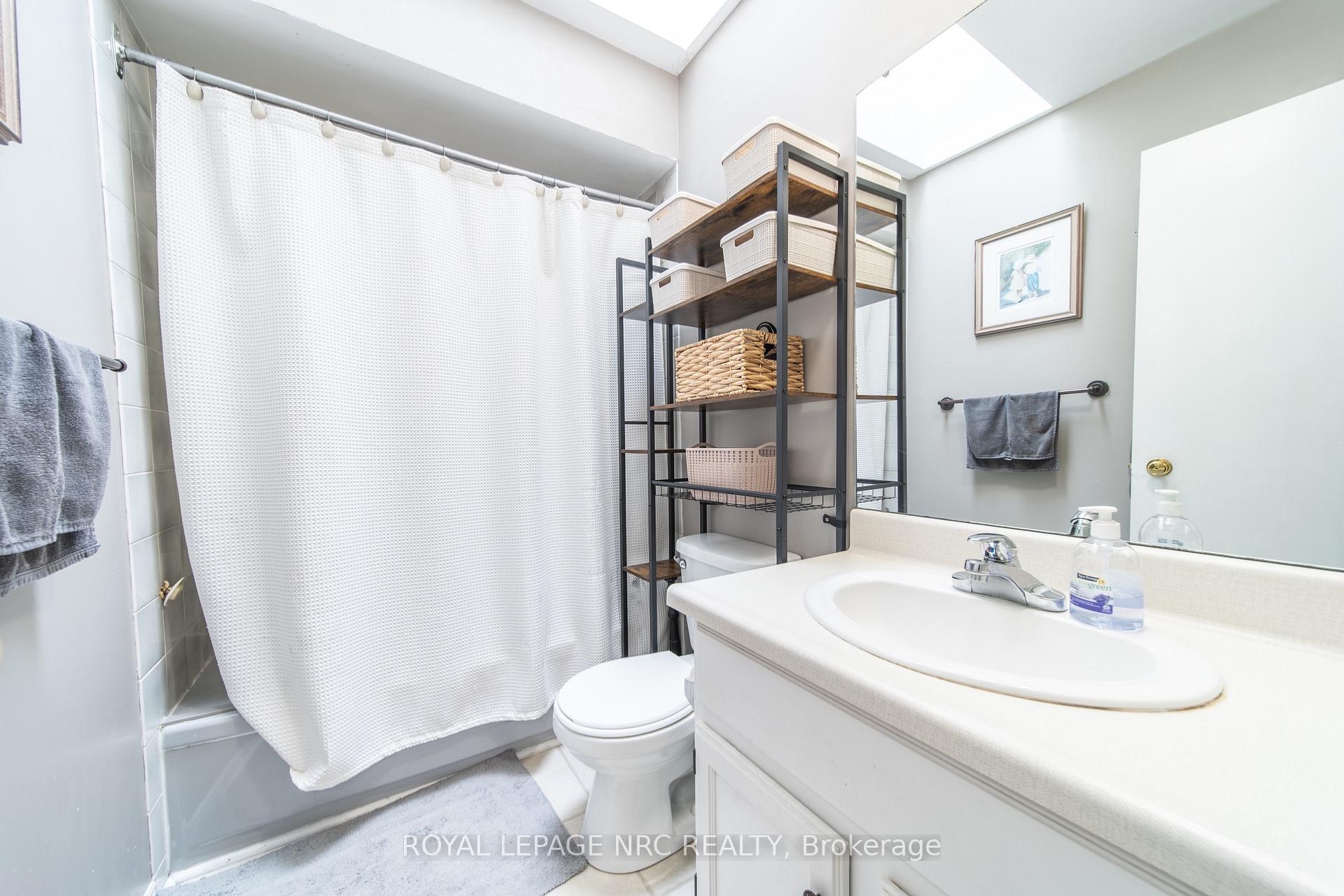 Photo 13 of 6073 Wildrose Crescent, Niagara Falls, Oldfield — HOMEH
