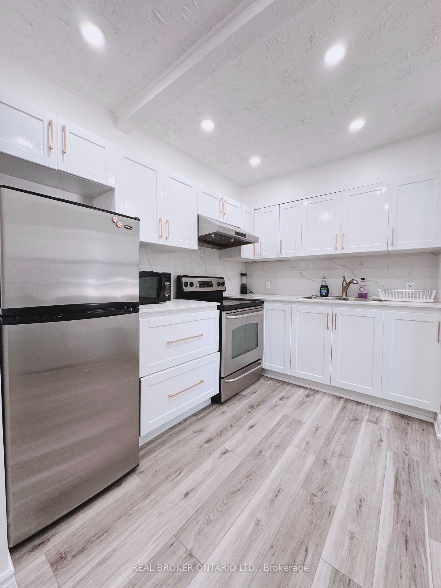 Photo 3 of 761 Innisfil Beach Road, Innisfil, Alcona — HOMEH