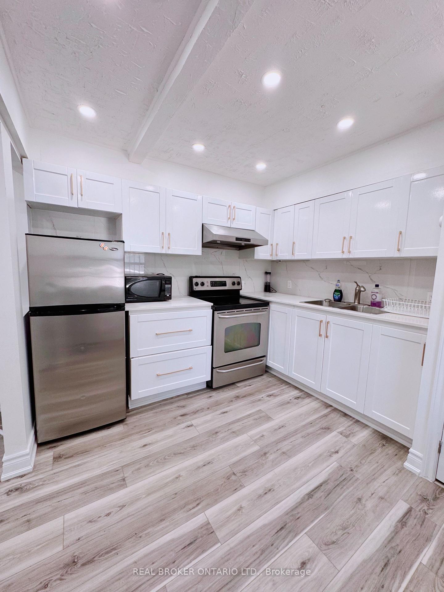 Photo 4 of 761 Innisfil Beach Road, Innisfil, Alcona — HOMEH
