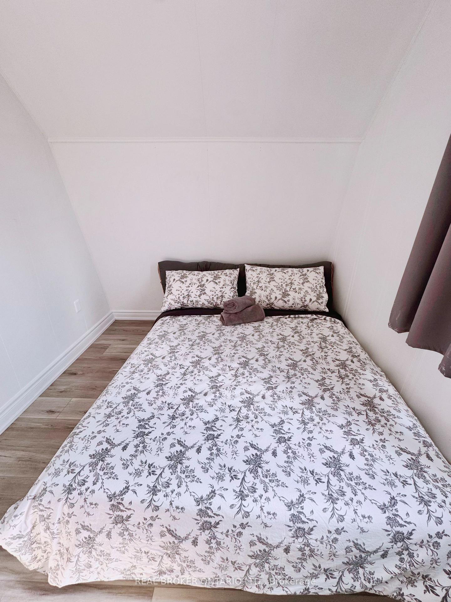 Photo 15 of 761 Innisfil Beach Road, Innisfil, Alcona — HOMEH
